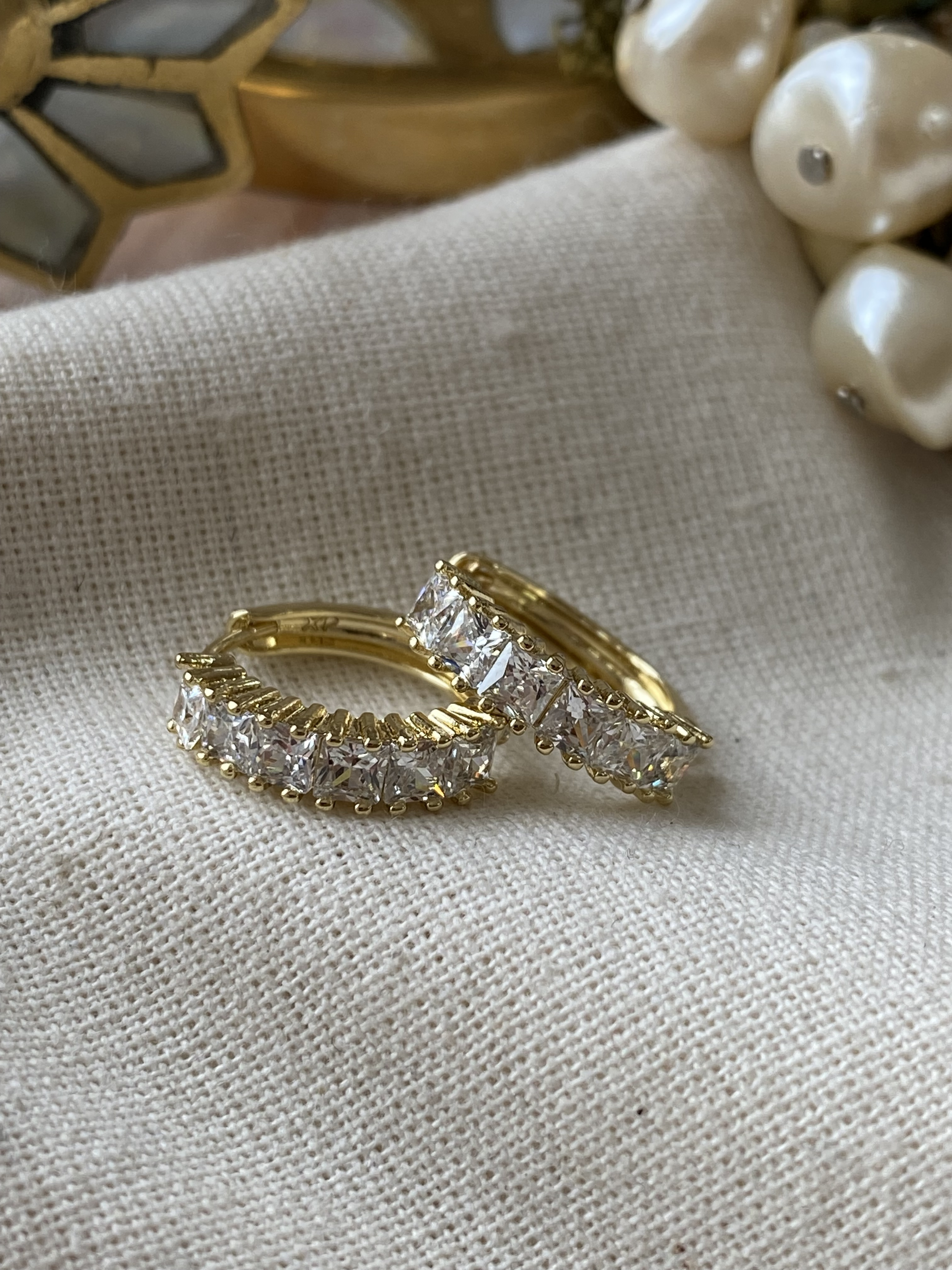 VIP 14K Kare Taşlı Mini Halka Küpe