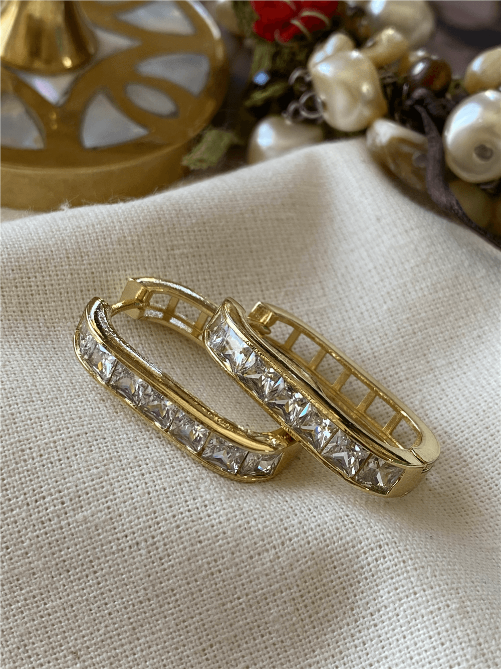VIP 14K Kare Taşlı Oval Küpe