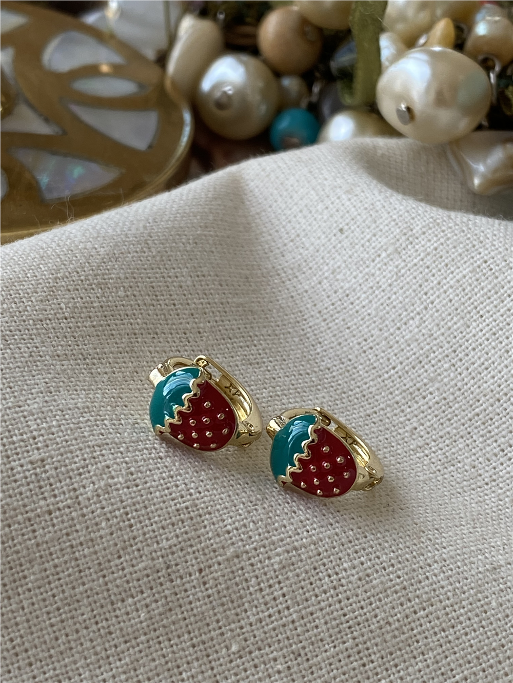VIP 14K Minik Çilek Küpe