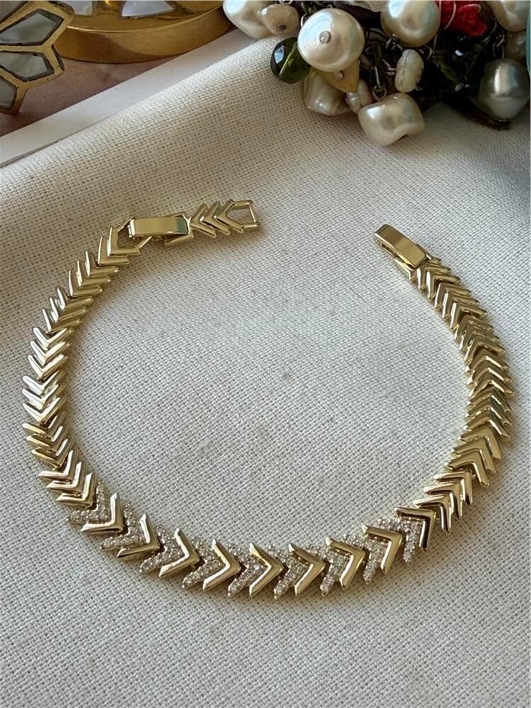 VIP 14K Ortası Taşlı V Model Bileklik