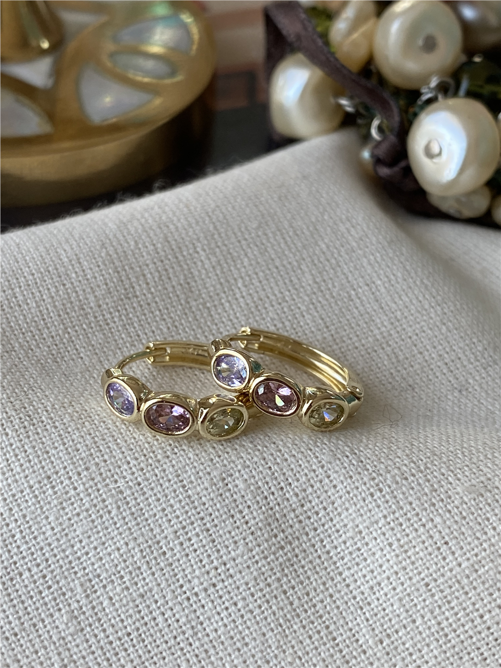 VIP 14K Oval Pastel Taşlı Mini Halka Küpe