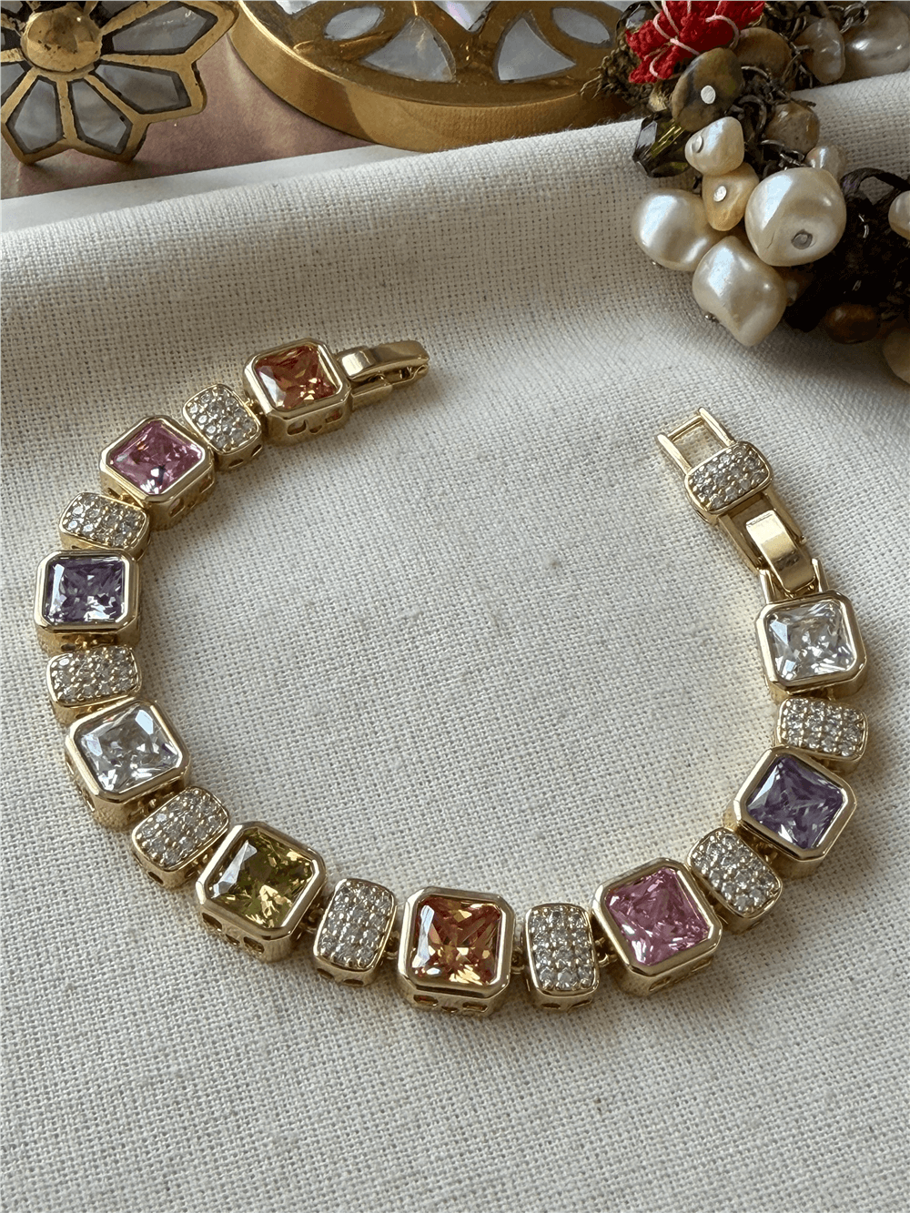 VIP 14K Renkli Taşlı Kare Model Bileklik