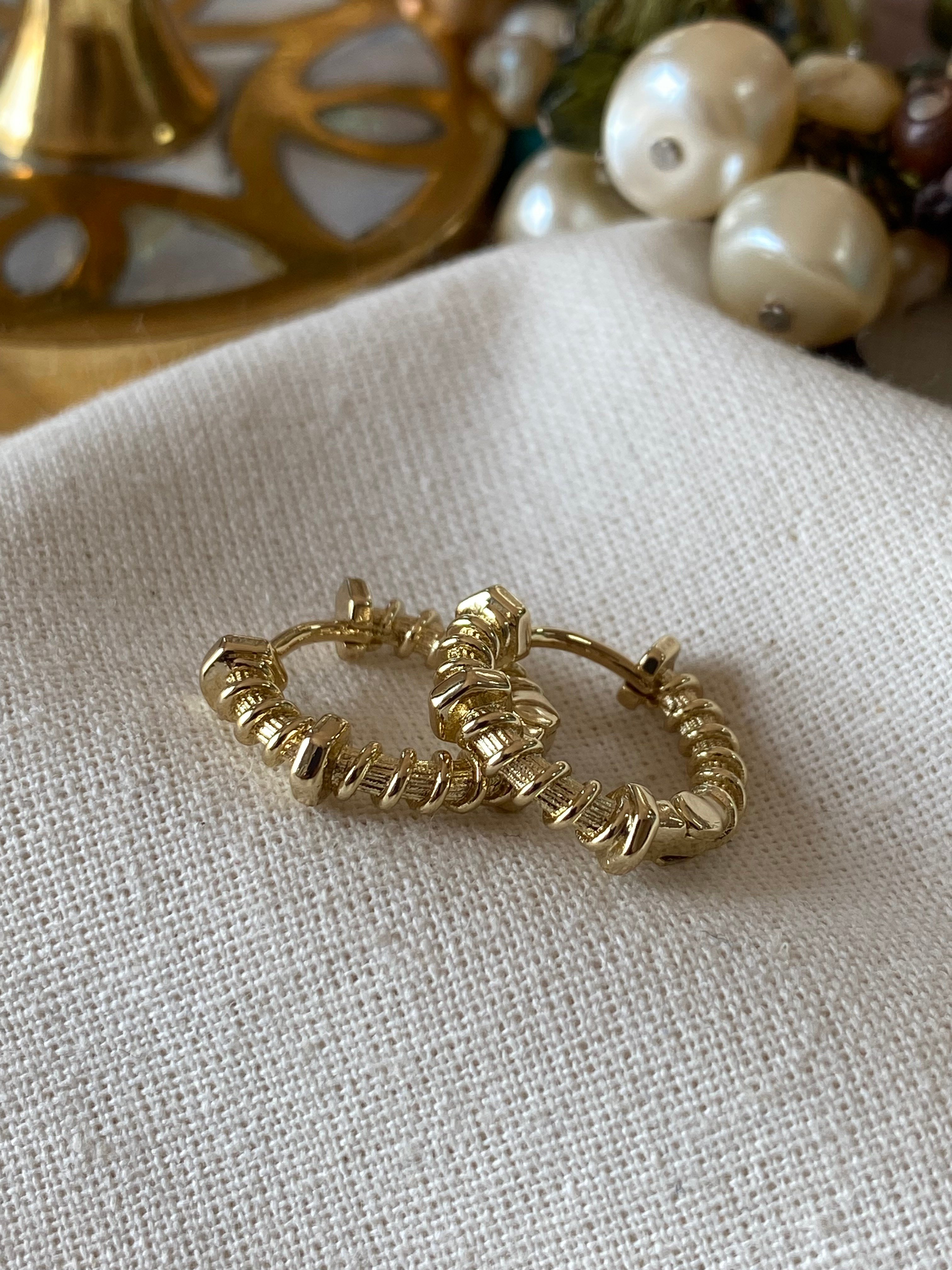 VIP 14K Sarmal Detaylı Mini Halka Küpe