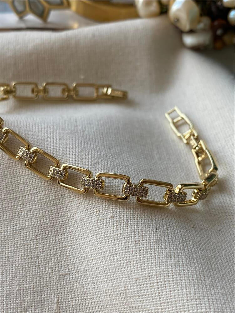 VIP 14K Taş Bağlamalı Kare Bileklik