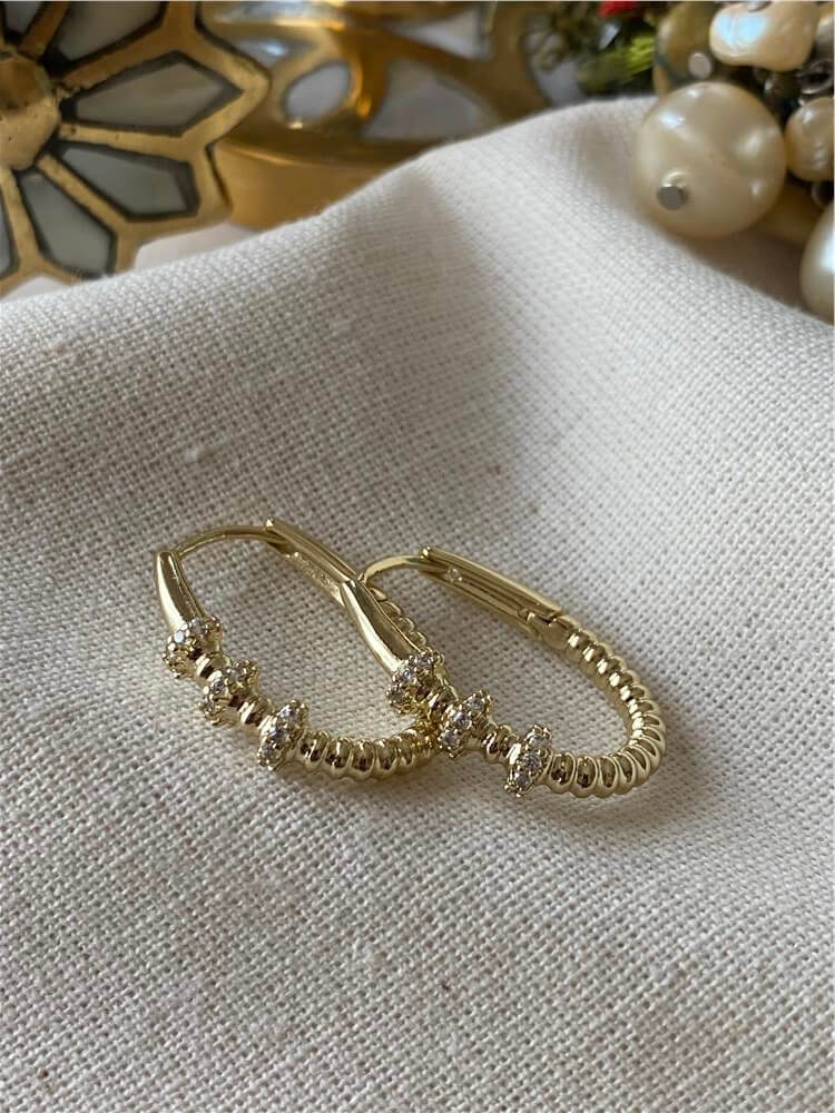 VIP 14K Taş Detaylı Boğumlu Oval Küpe