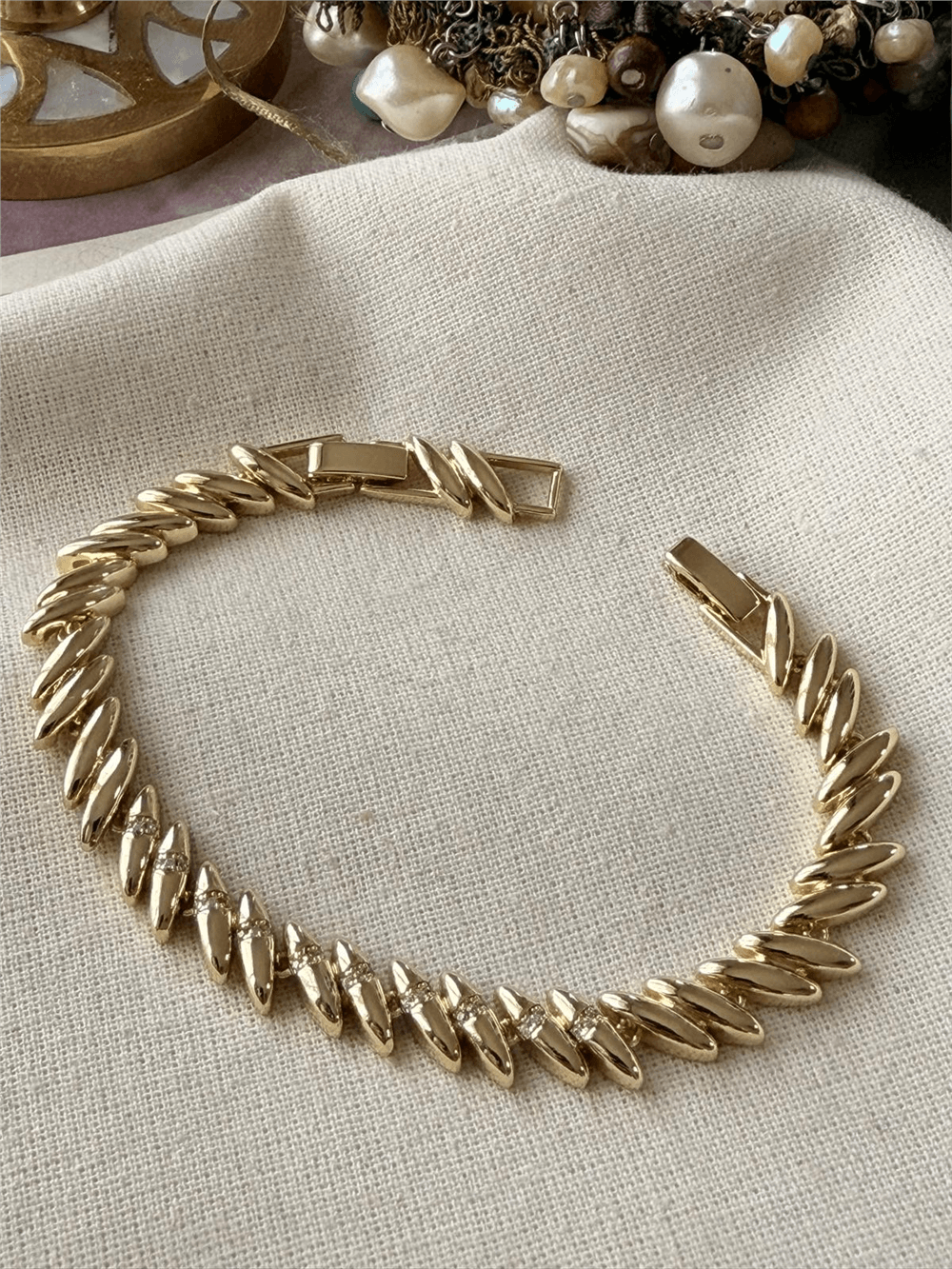 VIP 14K Taşlı Arpacık Model Bileklik