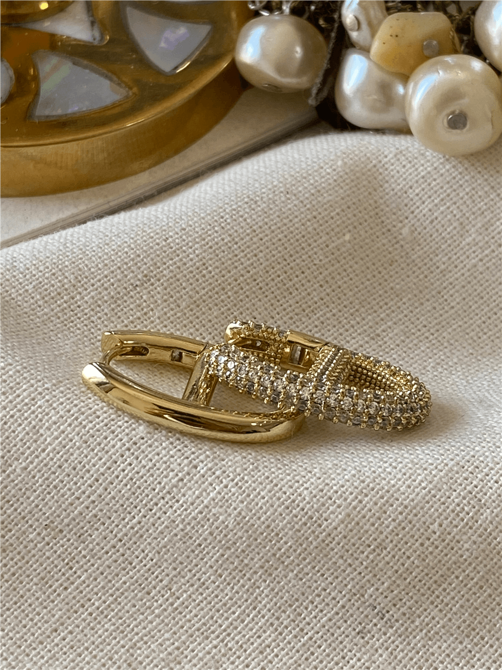 VIP 14K Taşlı Hatlı Oval Küpe