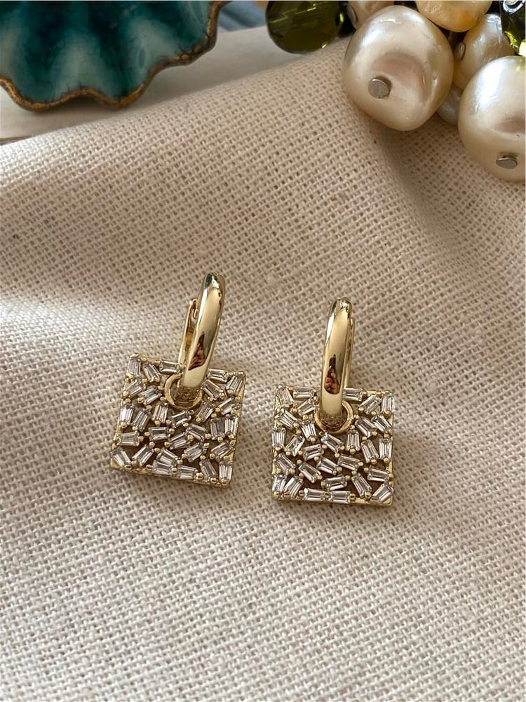 VIP 14K Taşlı Kare Küpe