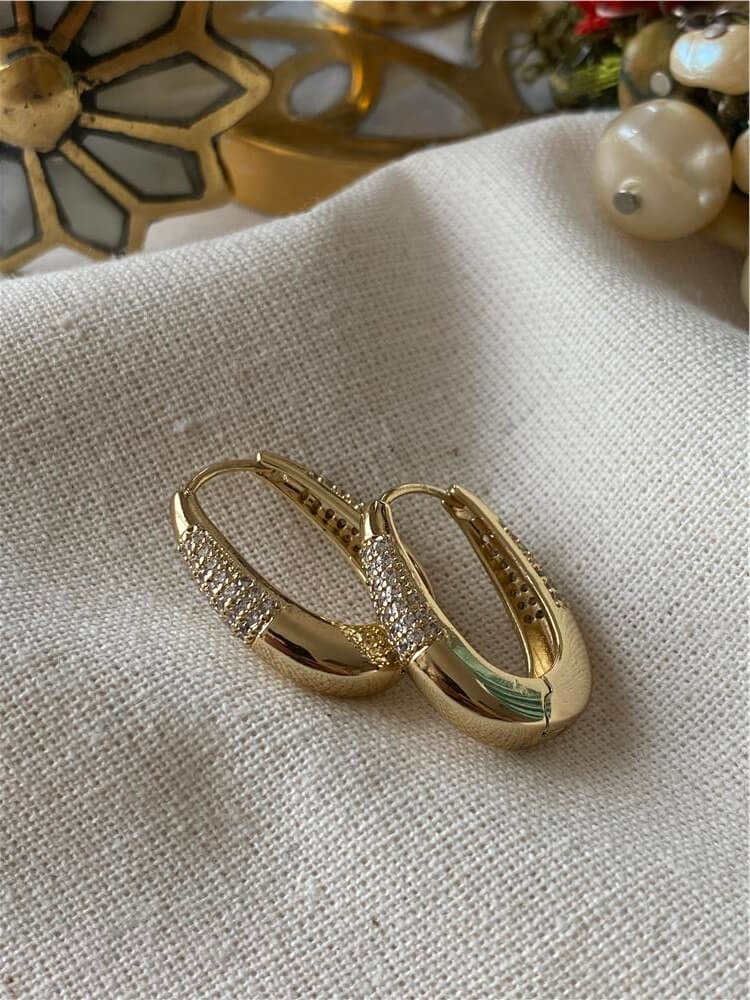 VIP 14K Taşlı Oval Model Küpe