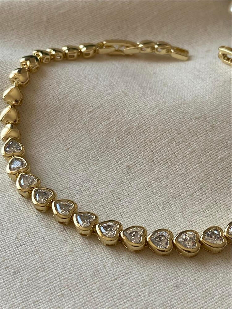 VIP 14K Taşlı Sıralı Kalpler Bileklik