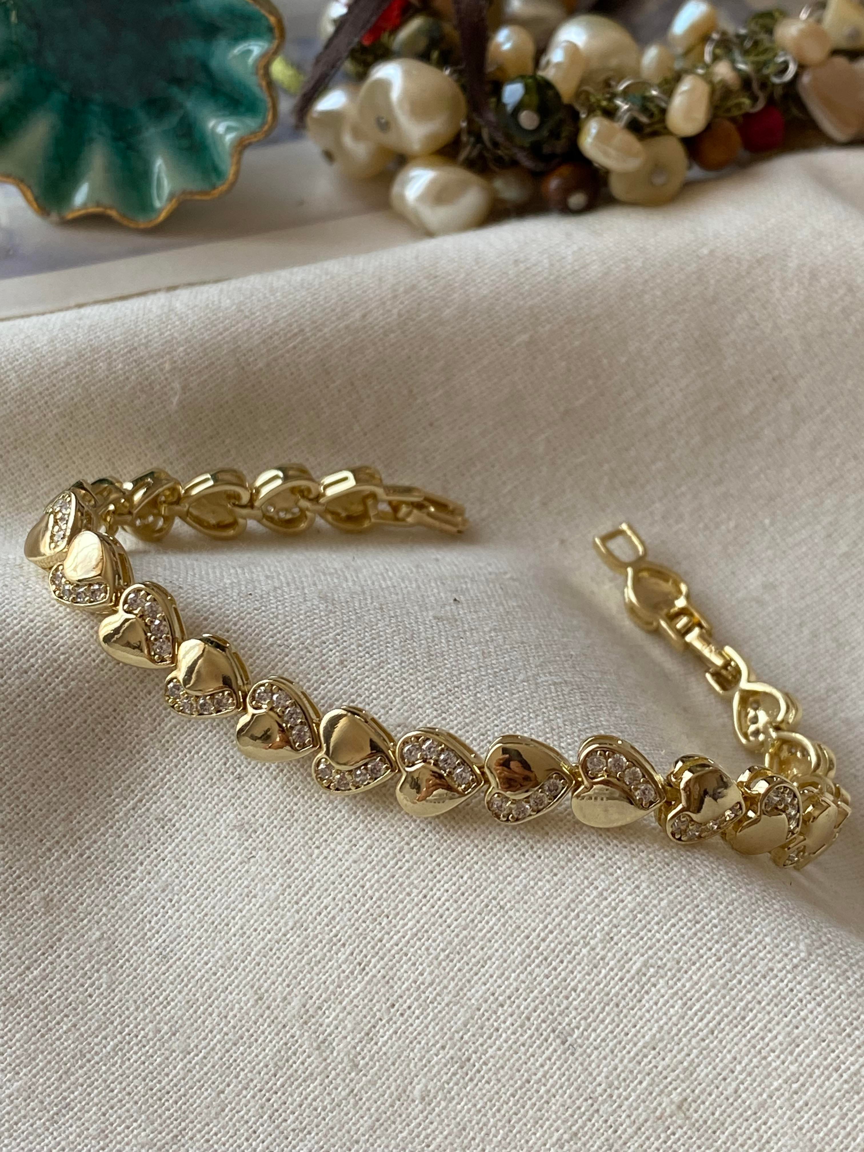 VIP 14K Taşlı Sıralı Kalpler Bileklik