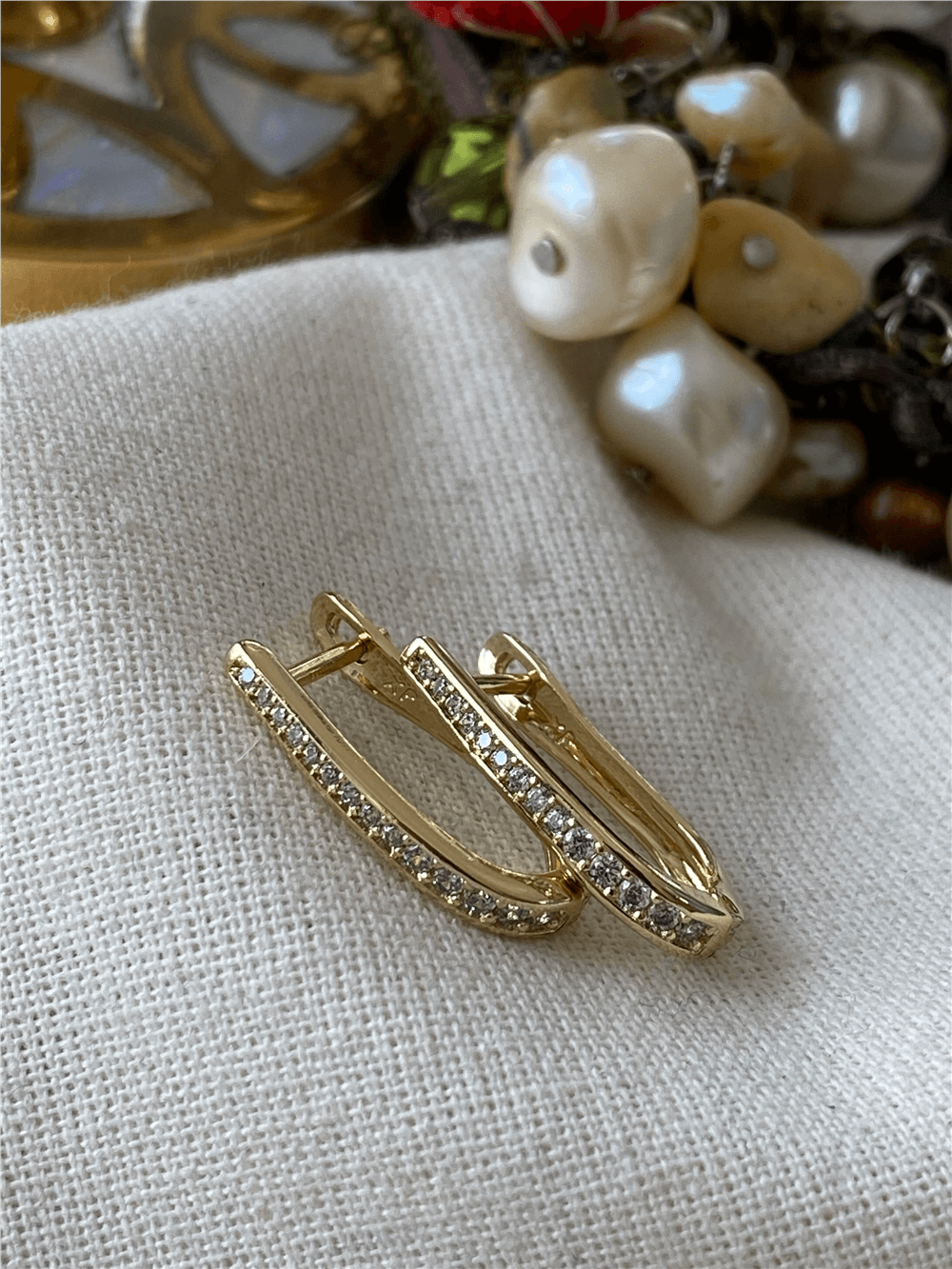 VIP 14K Taşlı U Model Küpe