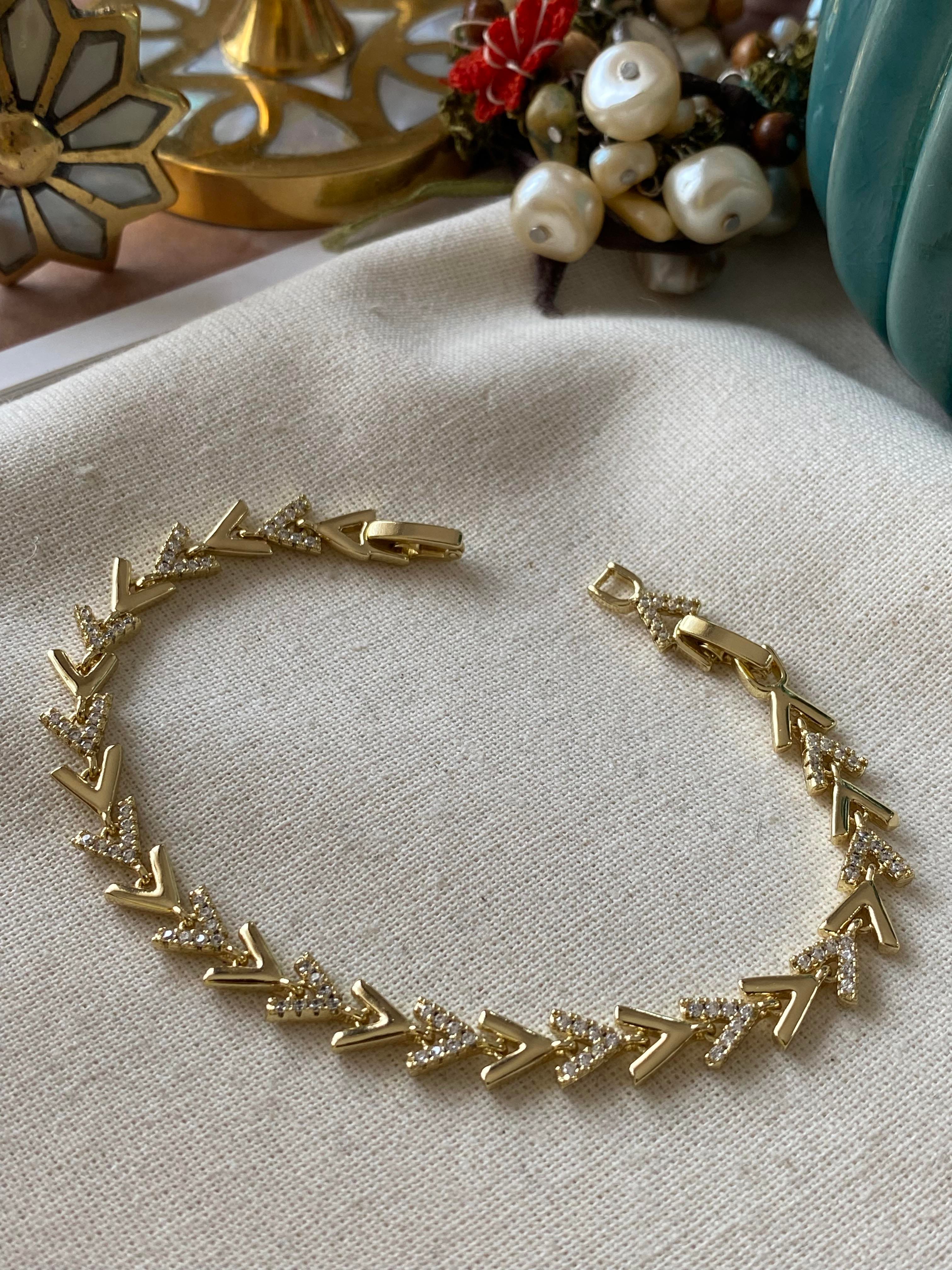 VIP 14K Taşlı V Model Bileklik