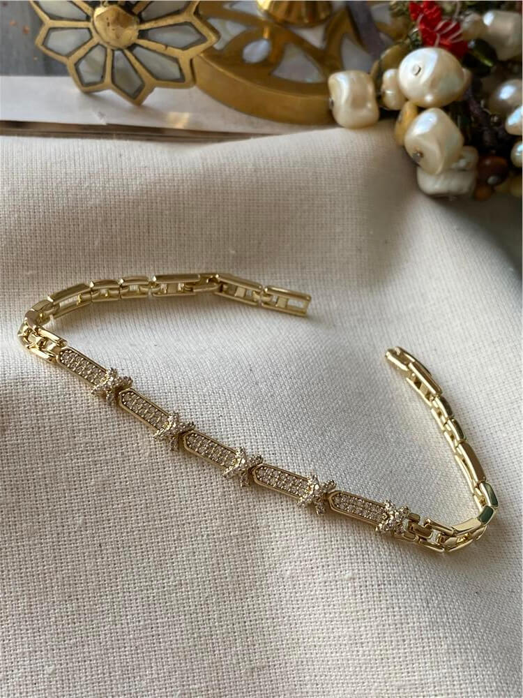 VIP 14K Taşlı X Figürlü Plaka Bileklik