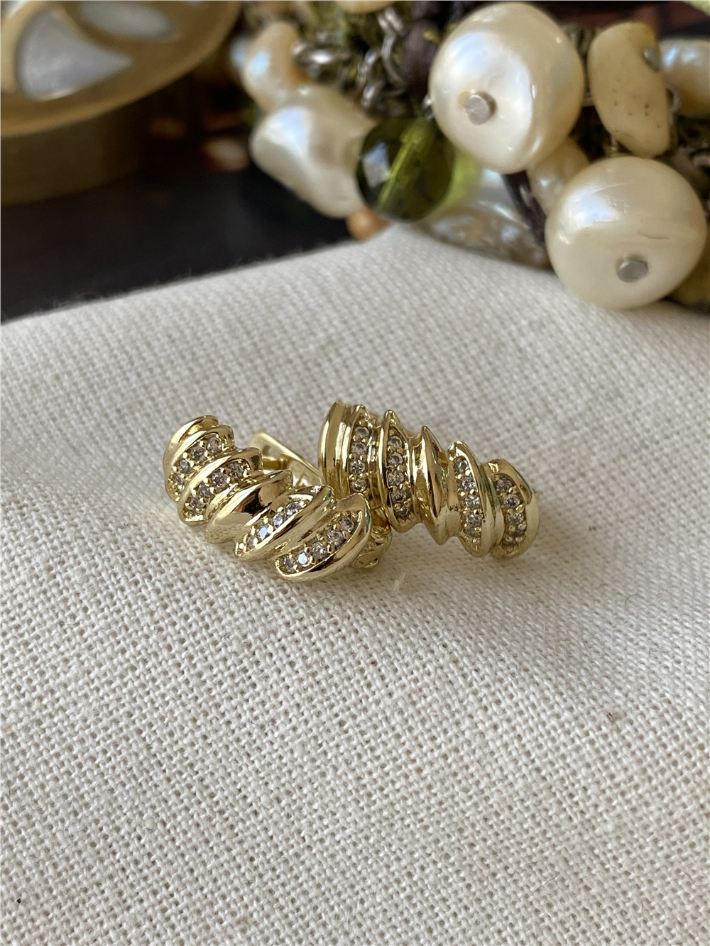 VIP 14K Tırtıklı Mini Küpe
