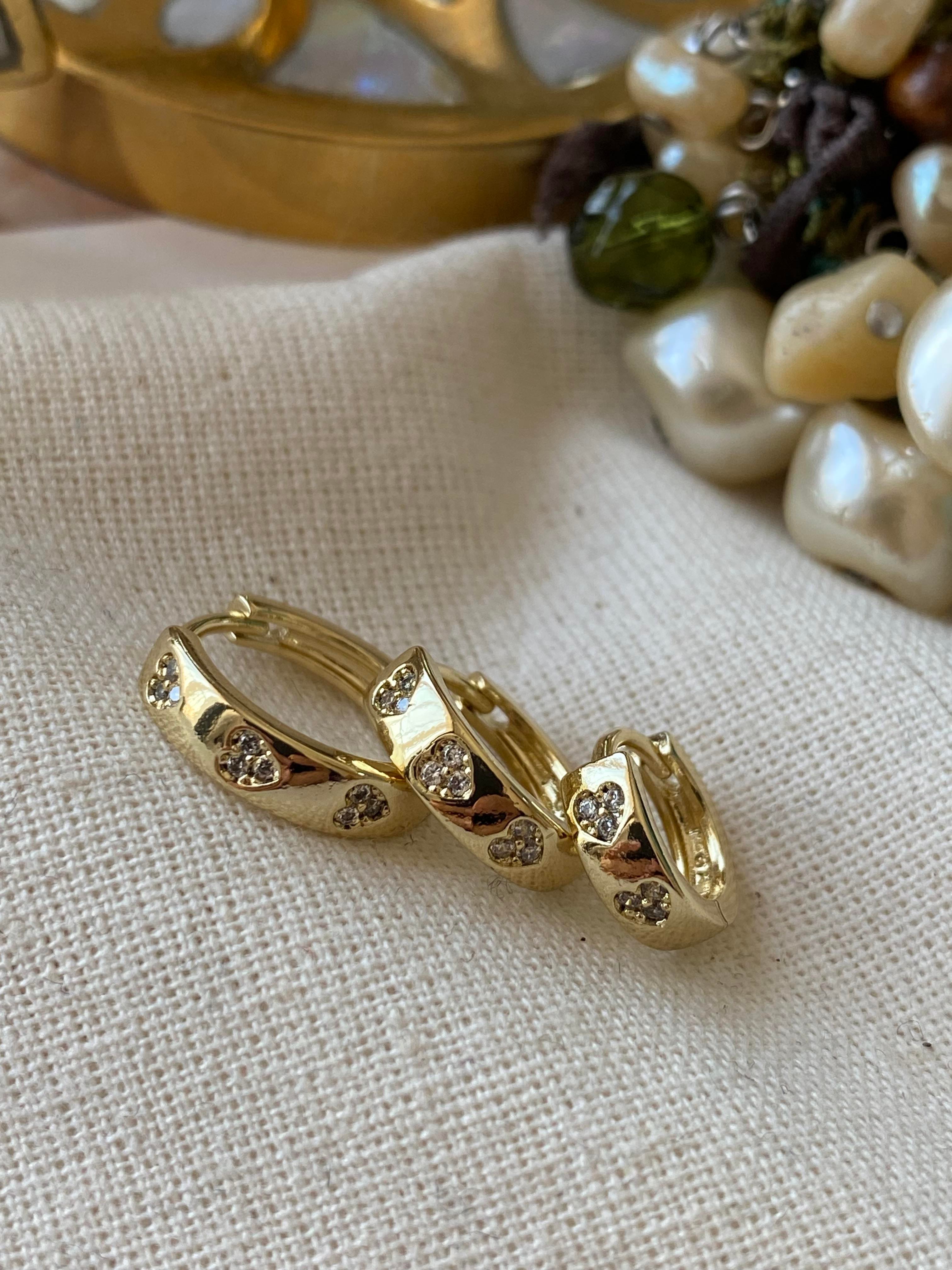 VIP 14K Üçlü Kalp Baskılı Mini Halka Küpe