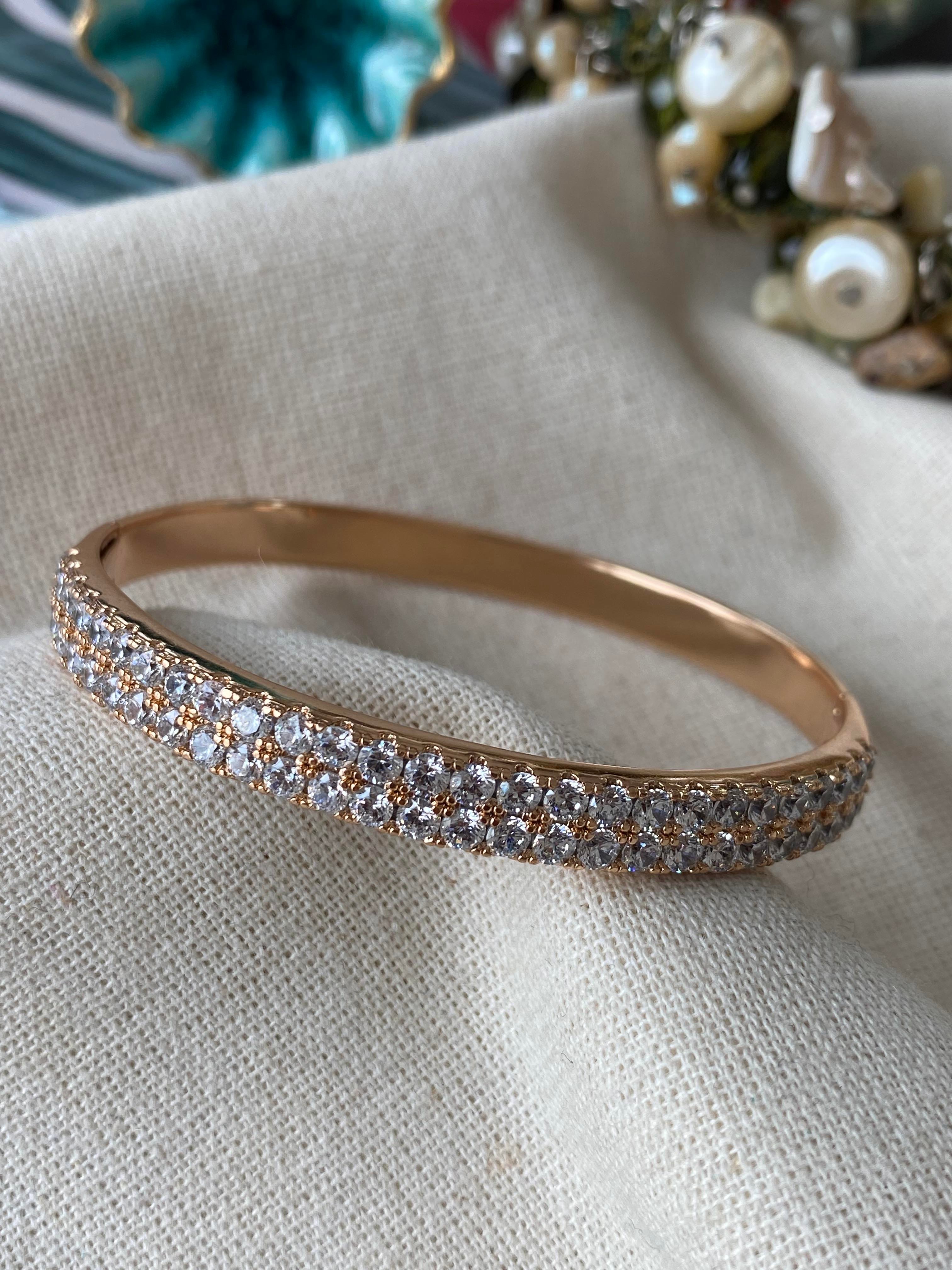 VIP Çift Sıra Taşlı Kelepçe 