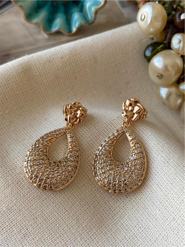 VIP Gül Detaylı Damla Model Küpe