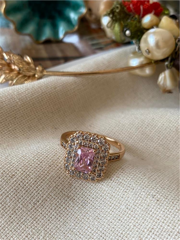 VIP Pink Stone Yüzük