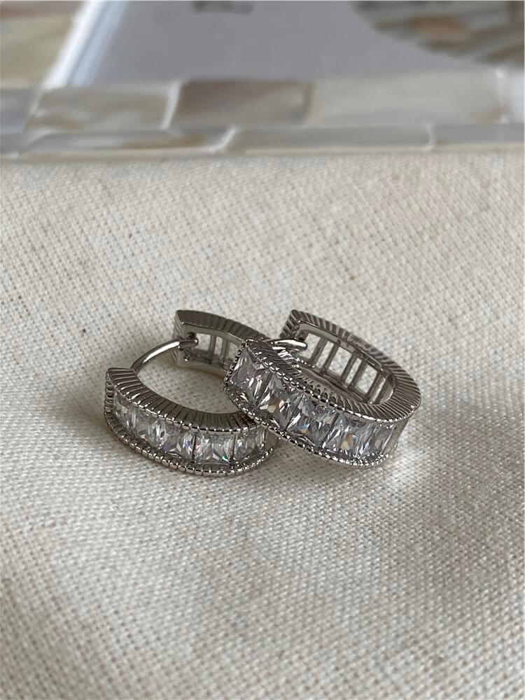 VIP Silver Kare Taşlı Mini Halka Küpe