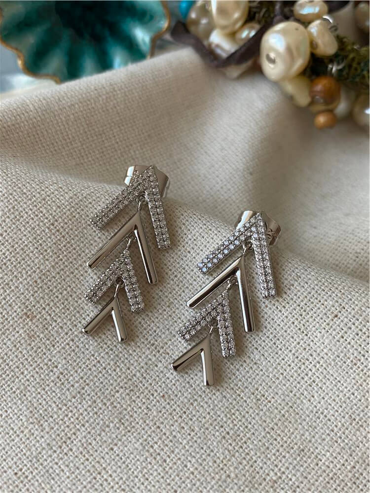 VIP Taşlı Silver Arrow Küpe