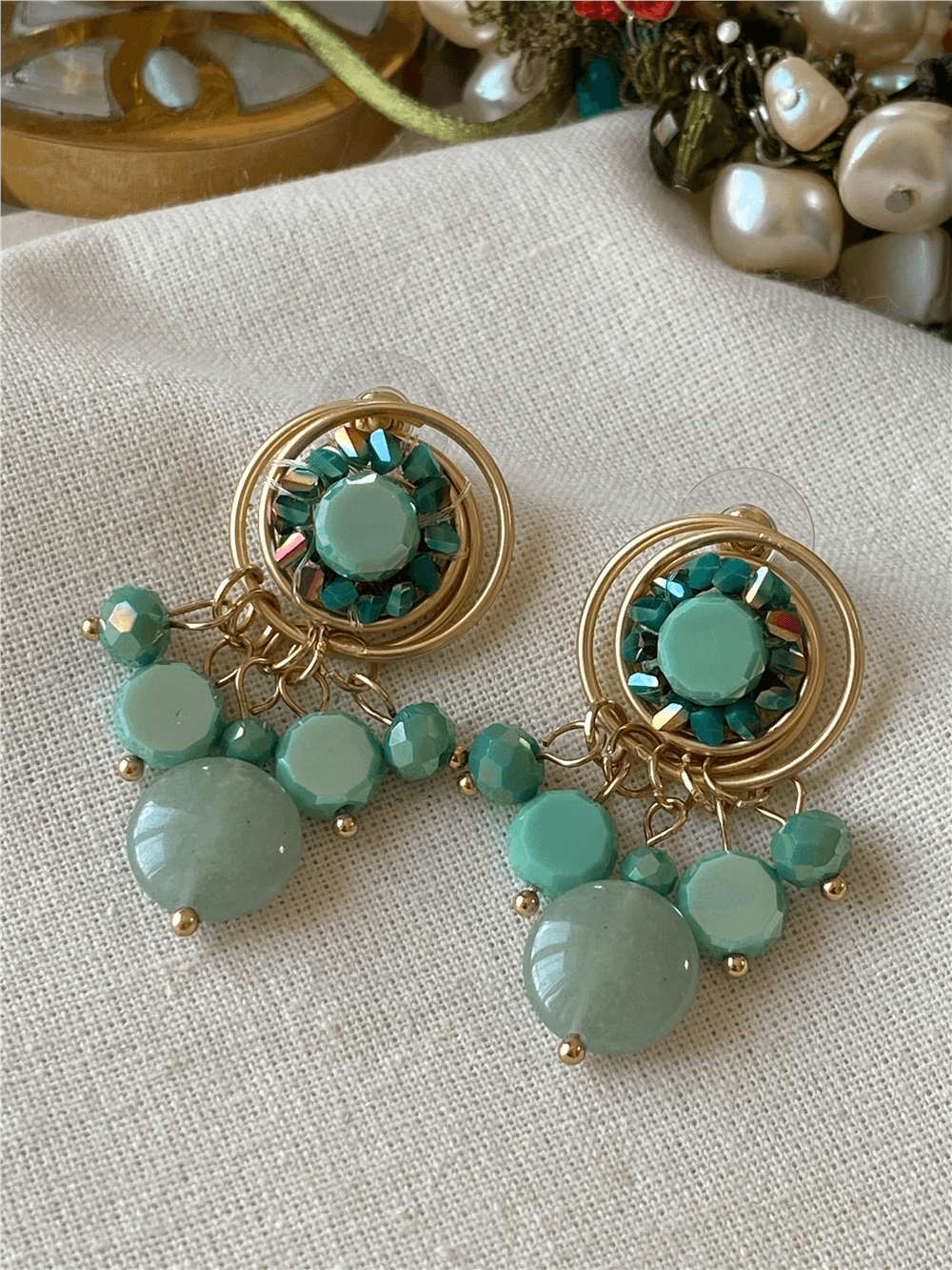 Yeşil Boncuklu Sarmal Model Sallantılı Küpe
