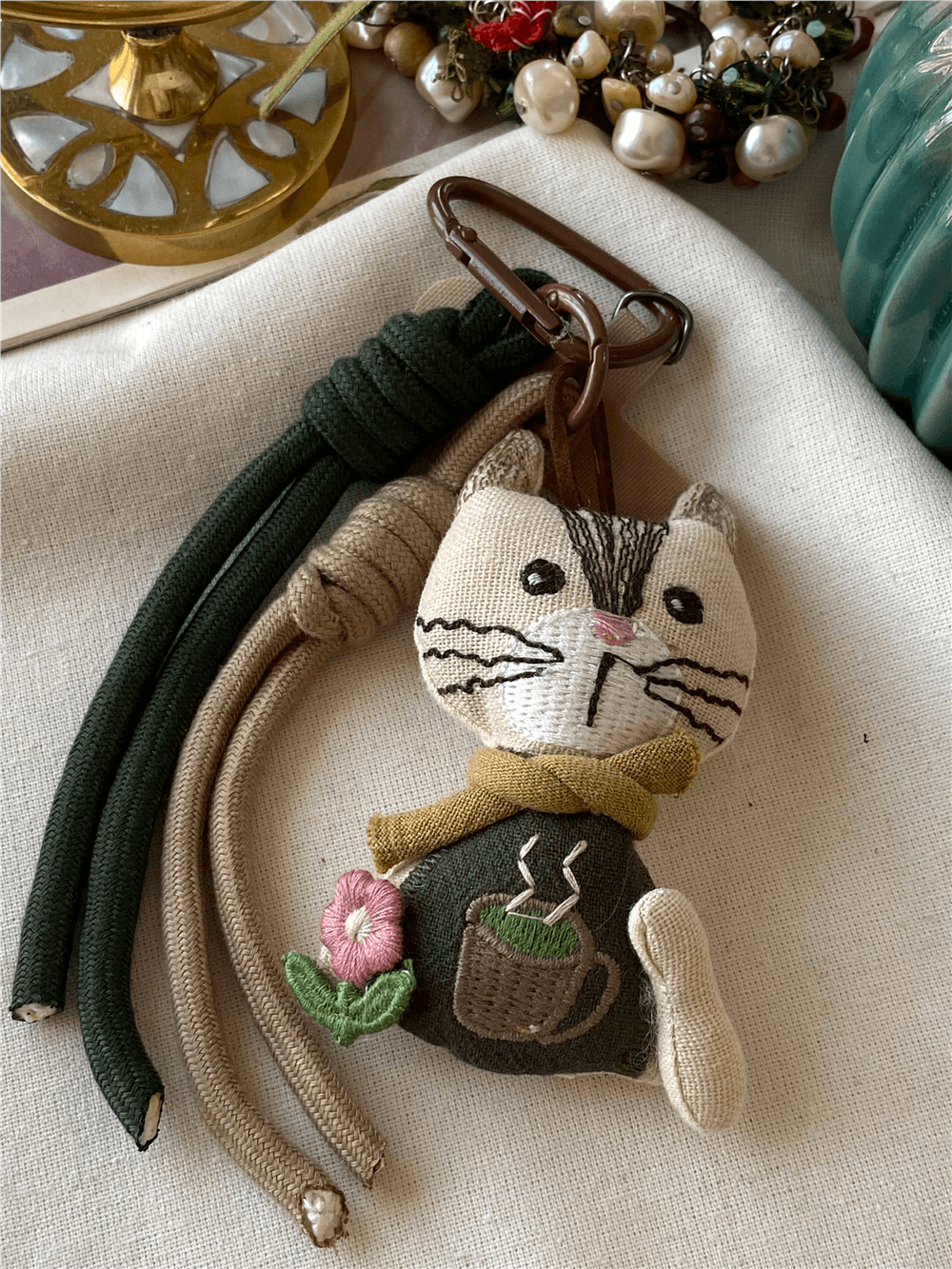 Yeşil Renkli Kedi Figürlü Çanta Charmı