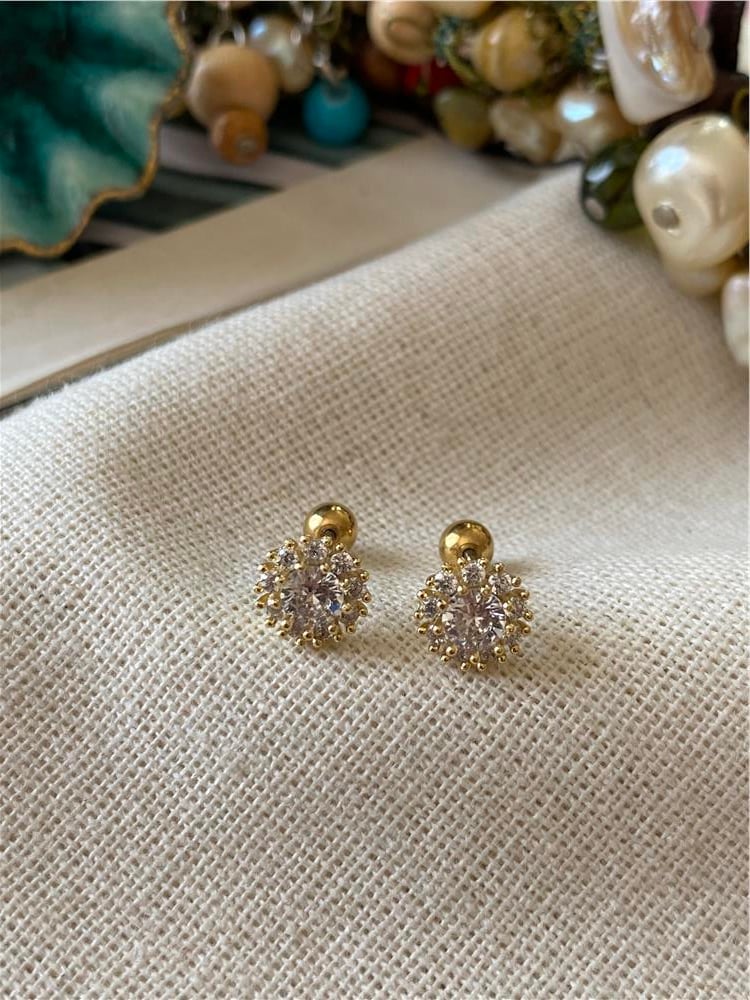 Yuvarlak Taşlar Piercing
