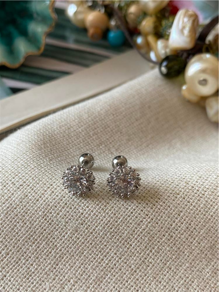 Yuvarlak Taşlar Piercing