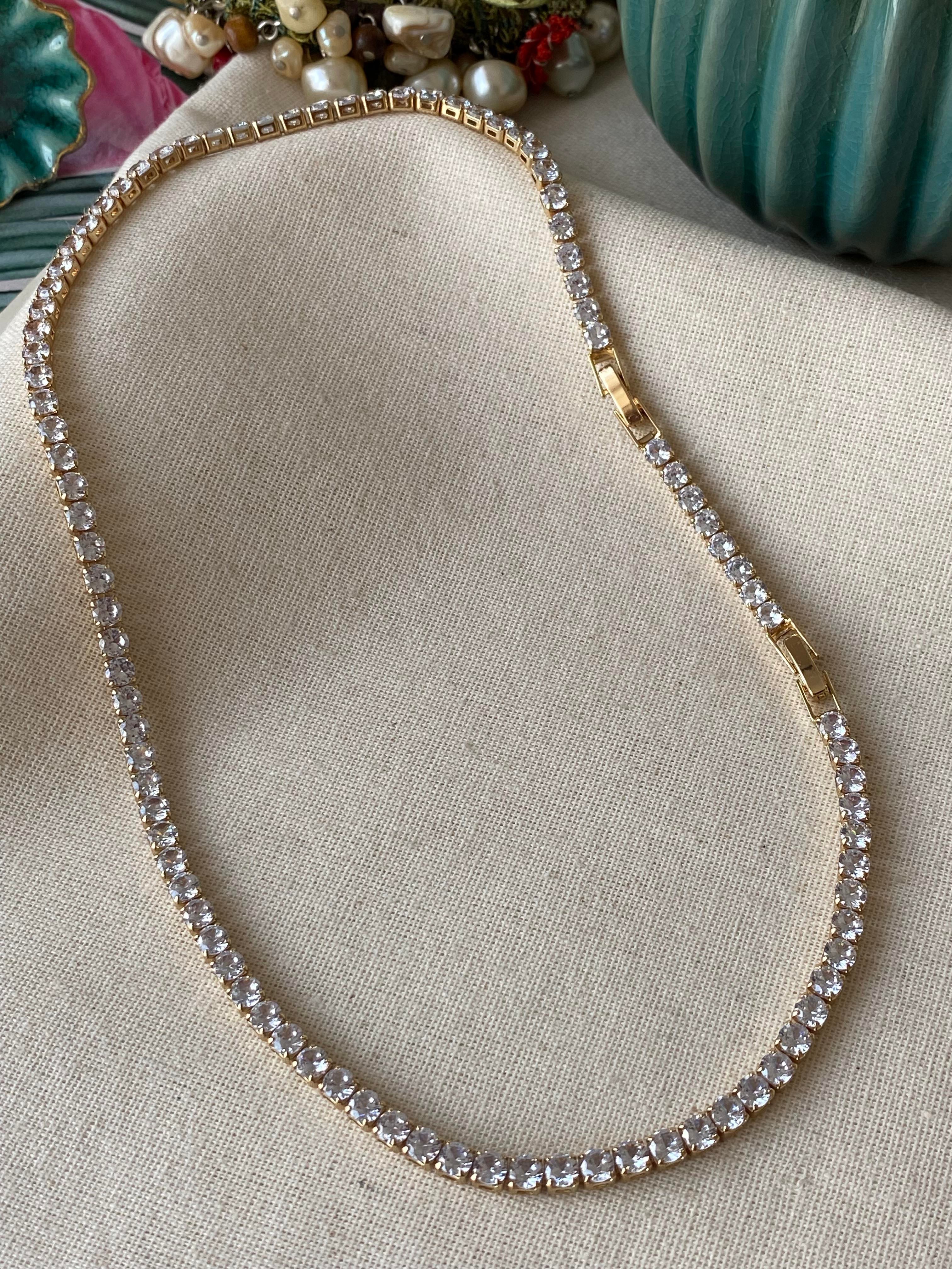 Zarif Su Yolu Kolye Gold