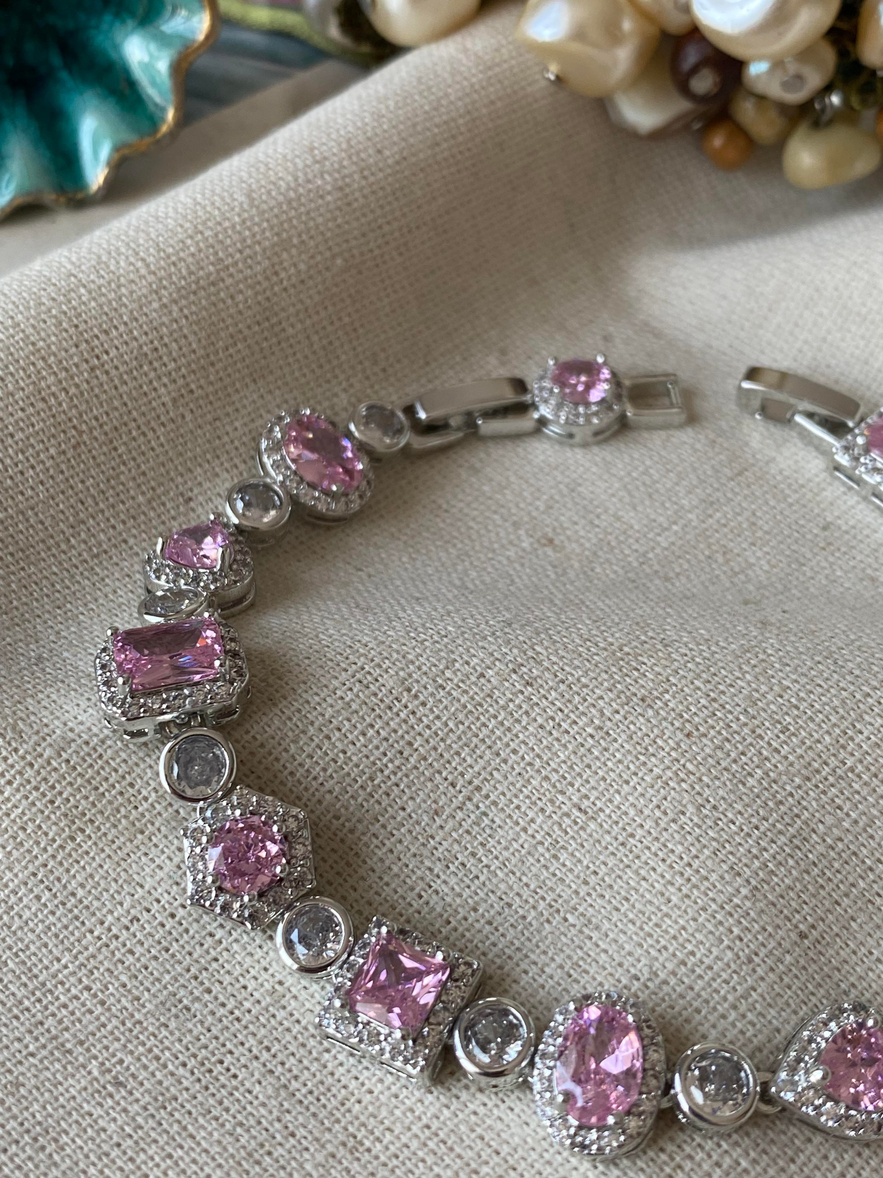 Zirconium Pembe Figürler Bileklik