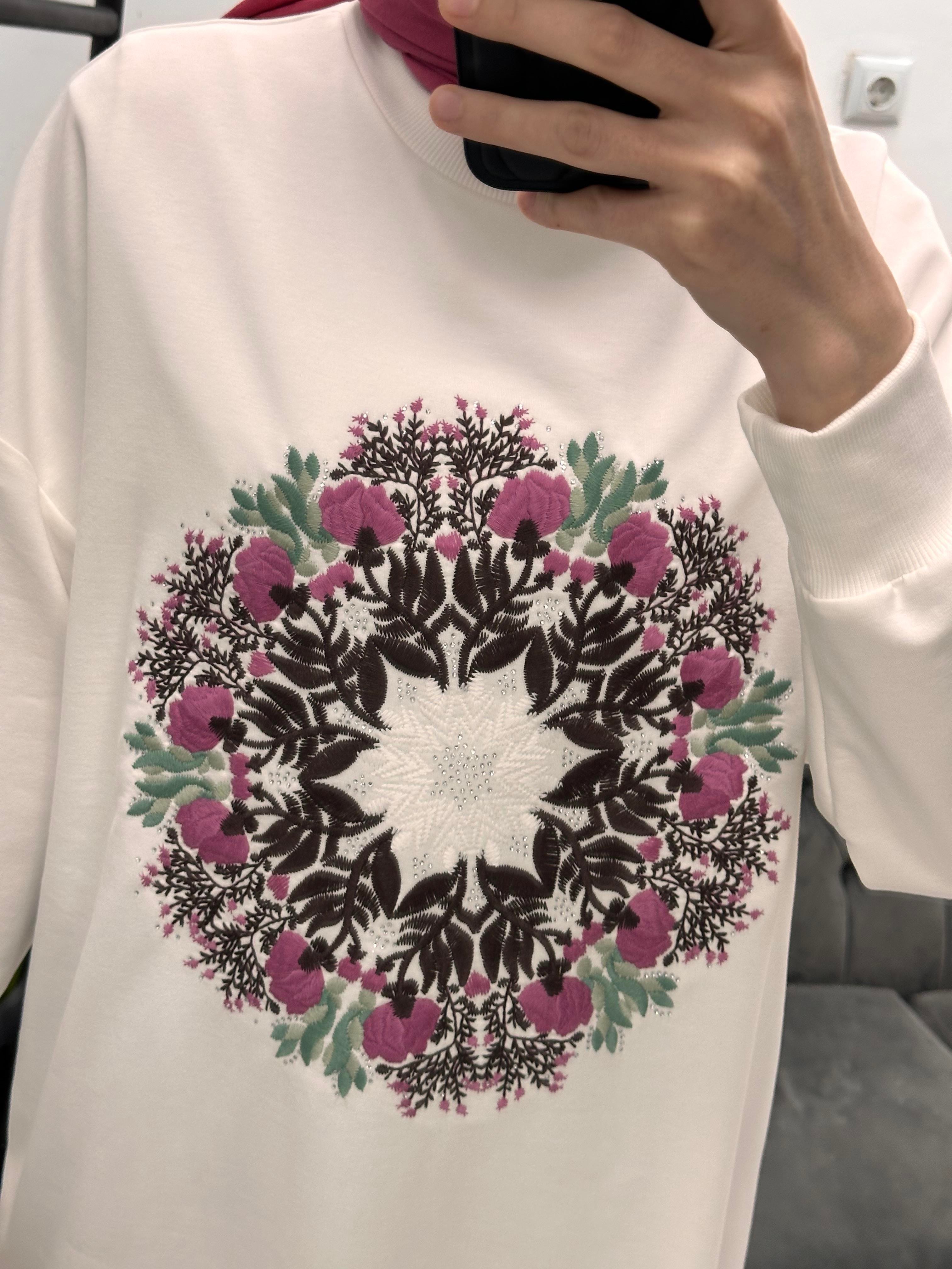 10668 Nakış Sweat Beyaz