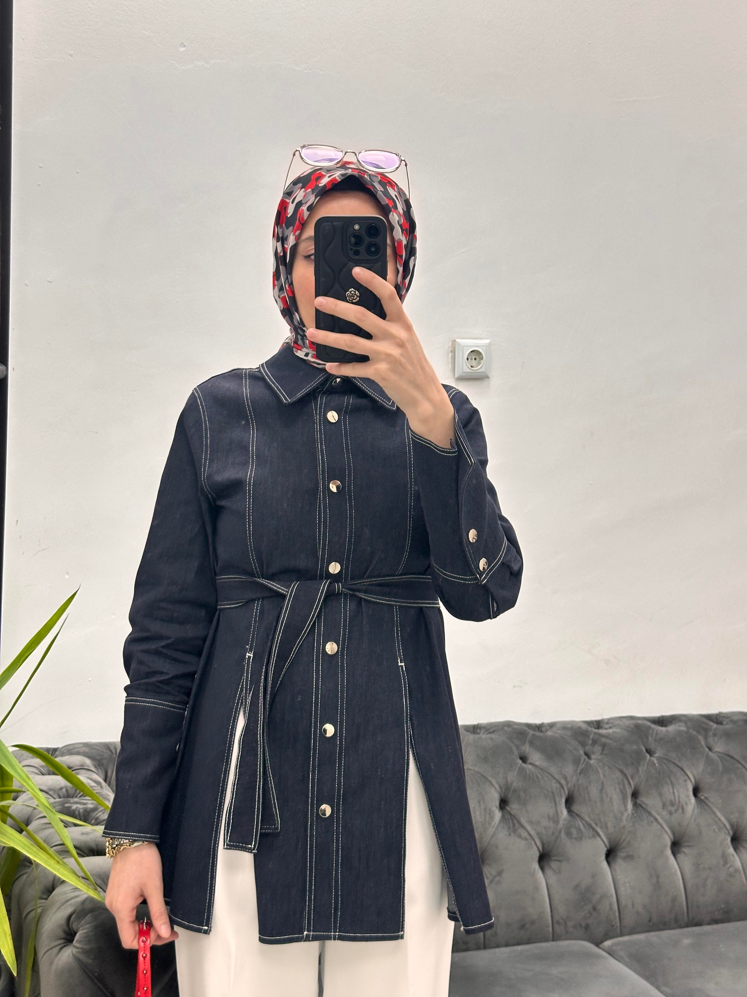 Denim Yırtmaçlı Gömlek