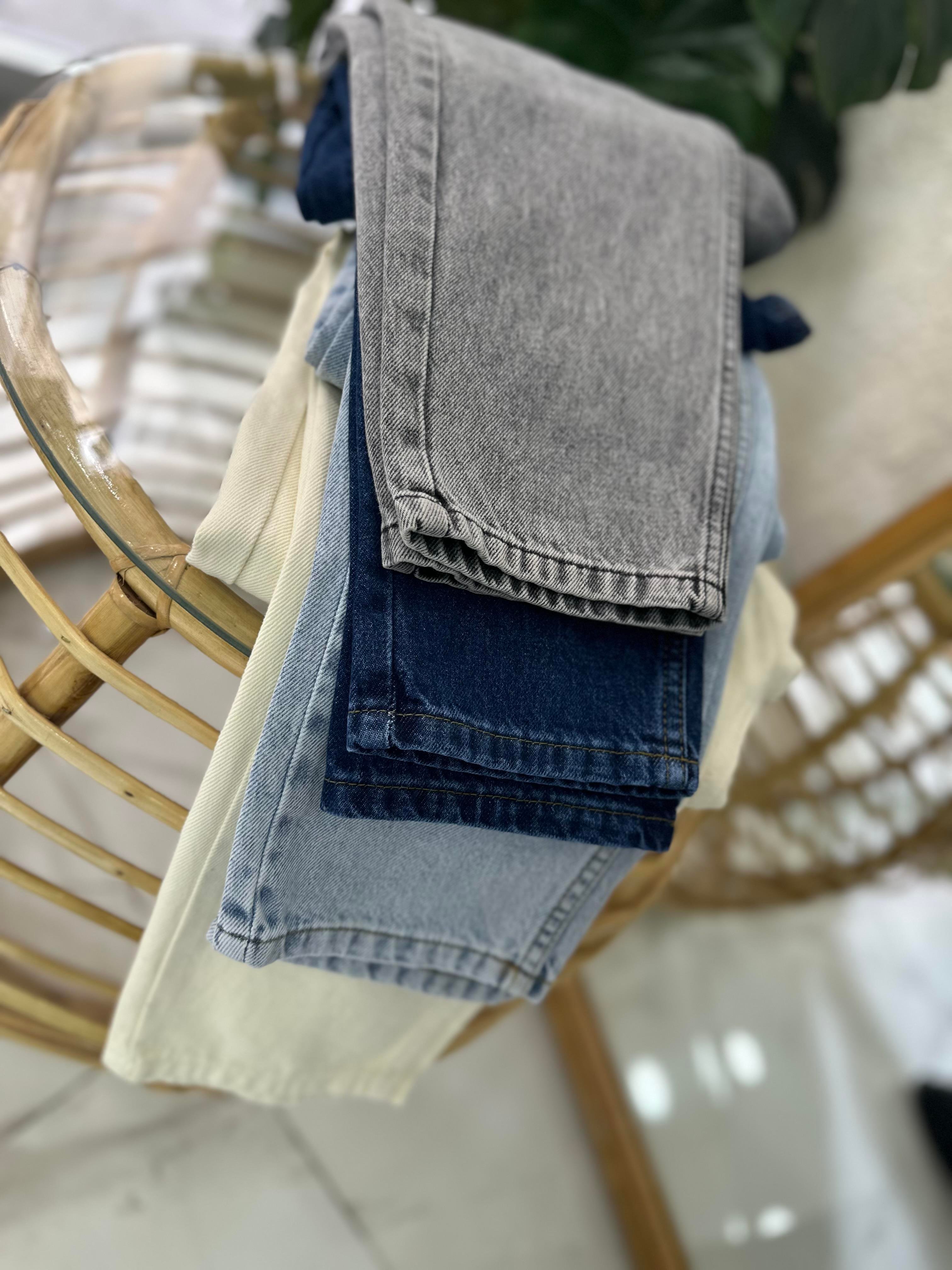 Mom Jeans Yıkamalı Siyah