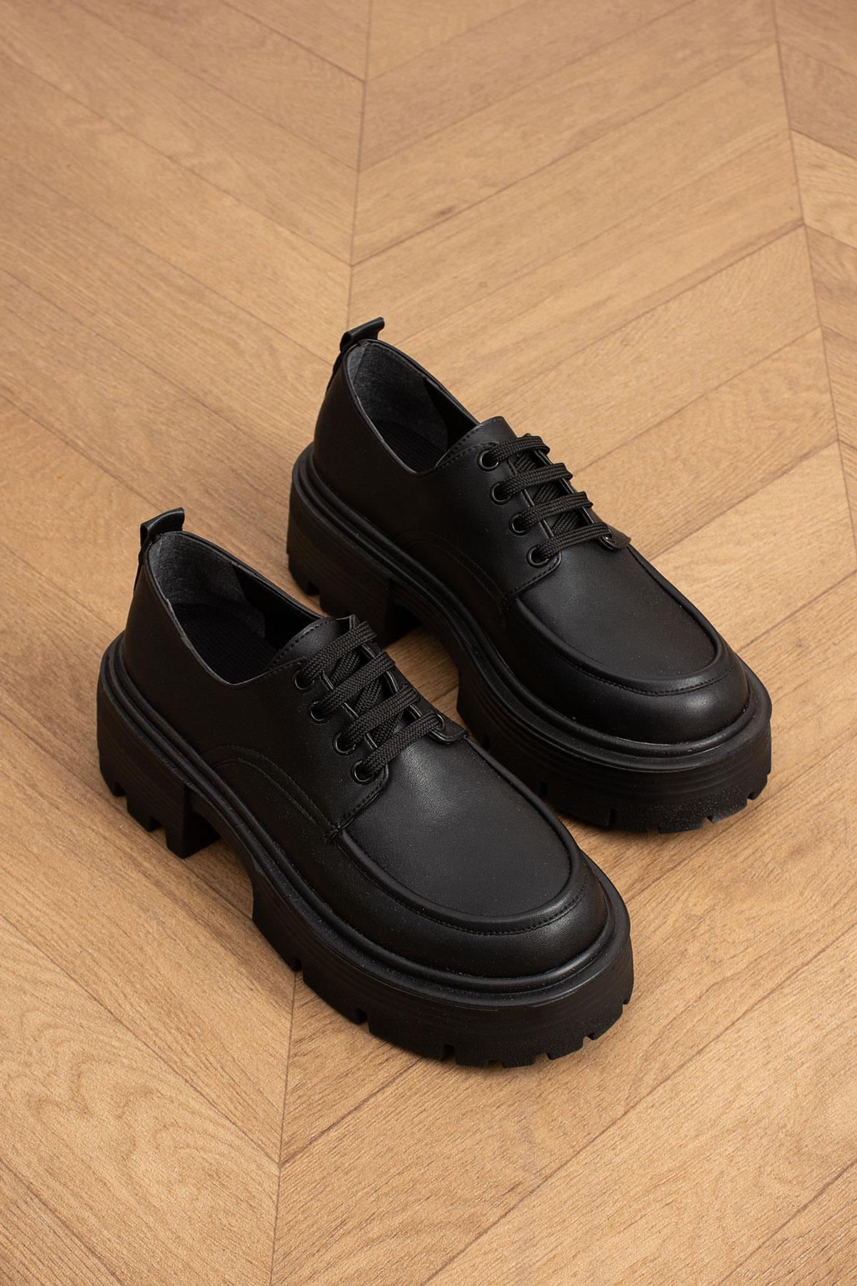 Lowell Siyah Cilt Bağlı Kadın Loafer Ayakkabı