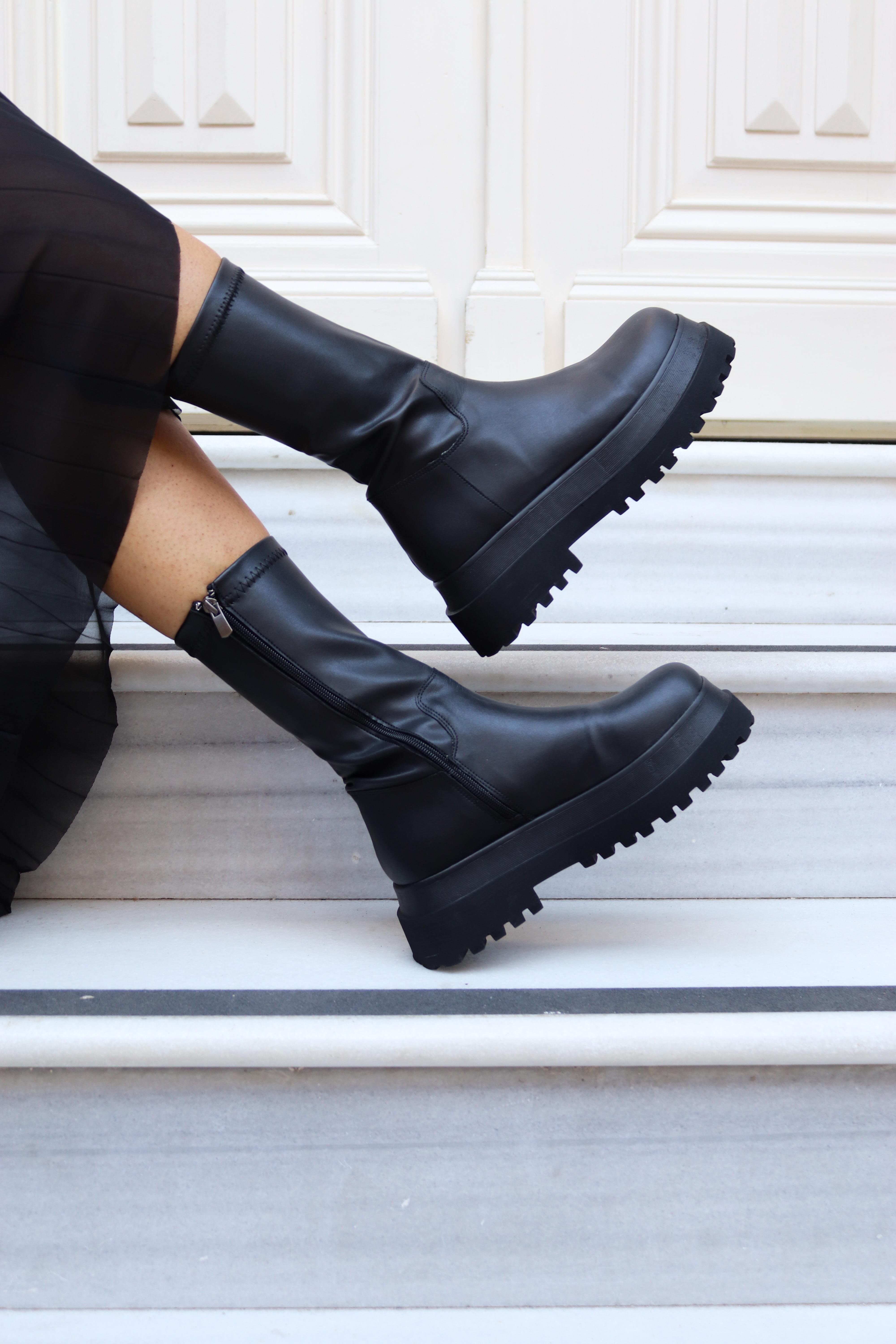 St.Jones Siyah Streç Kısa Kadın Bot