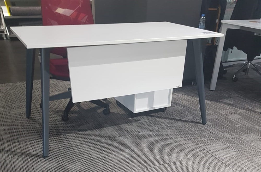 Artlines Iron 80*140 cm Çalışma Masası