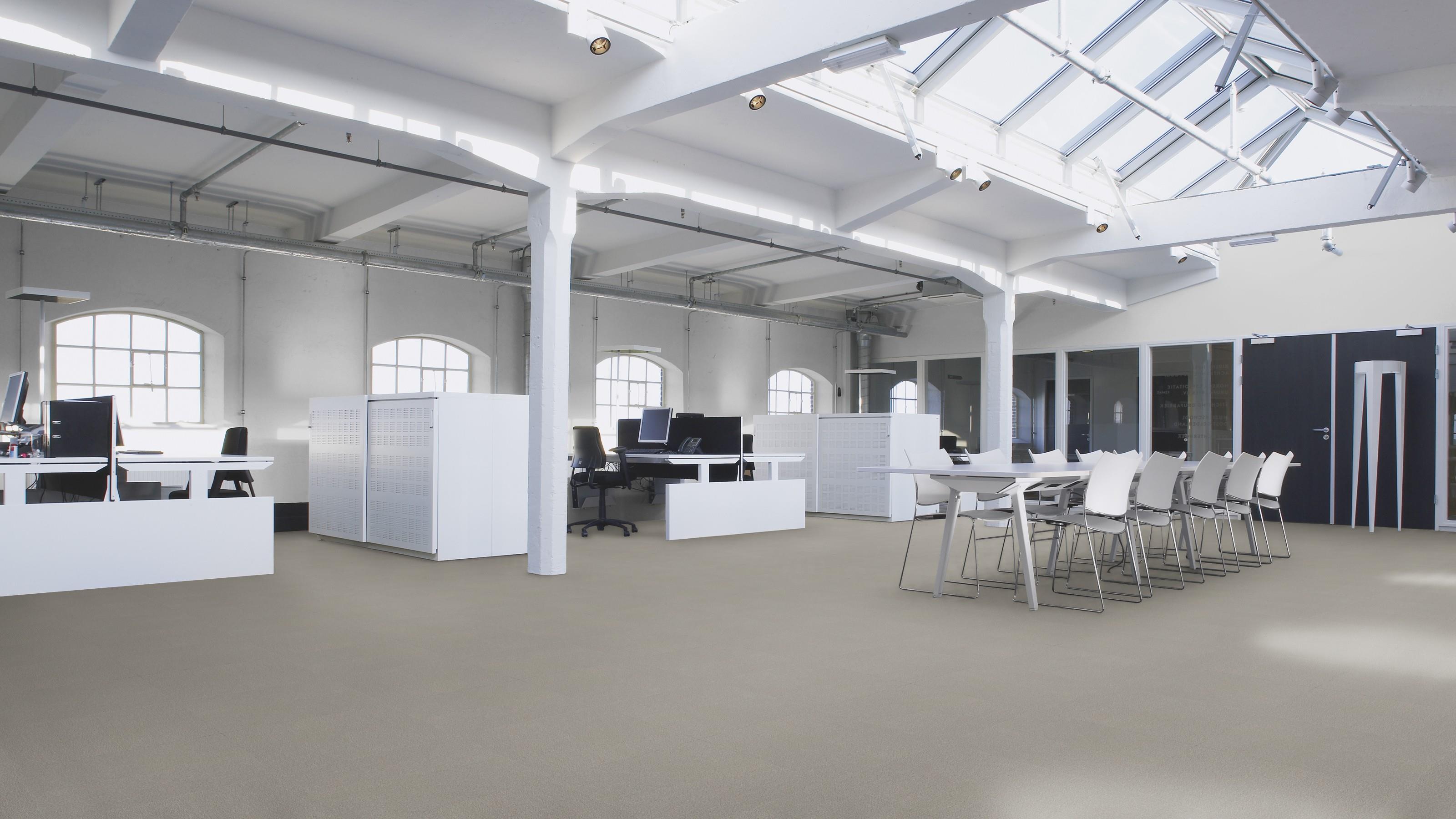 IMPETUS 2113 NOUGAT 50*50 cm KARO HALI