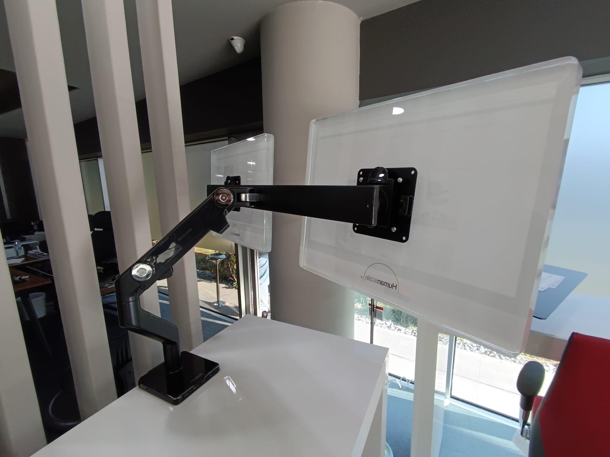 M8 Siyah Çift Monitör Taşıyıcı + Mpower