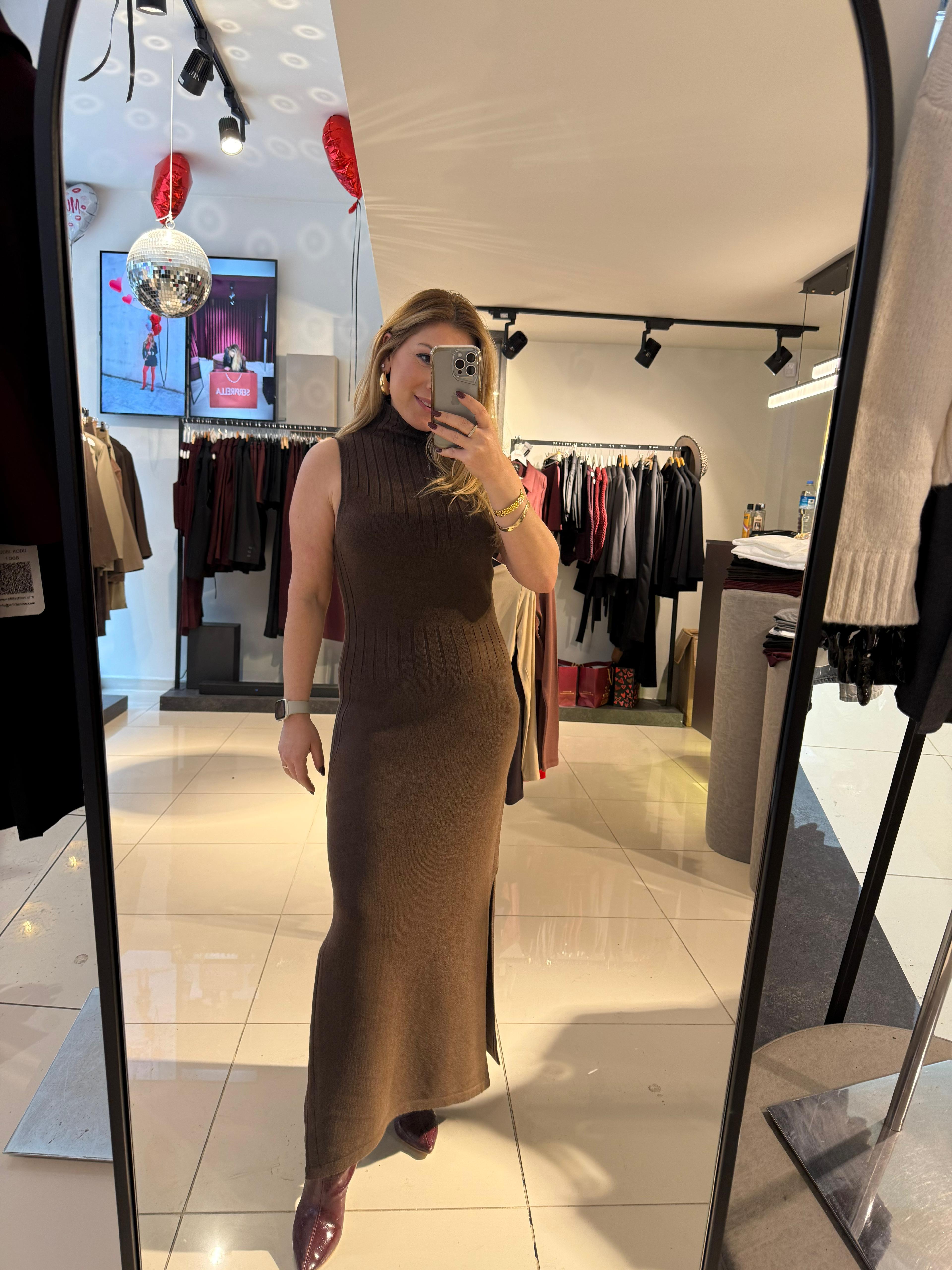 Midi Elbiseler90243 Dik Yaka Yırtmaçlı Triko Elbise Kahve Melanj