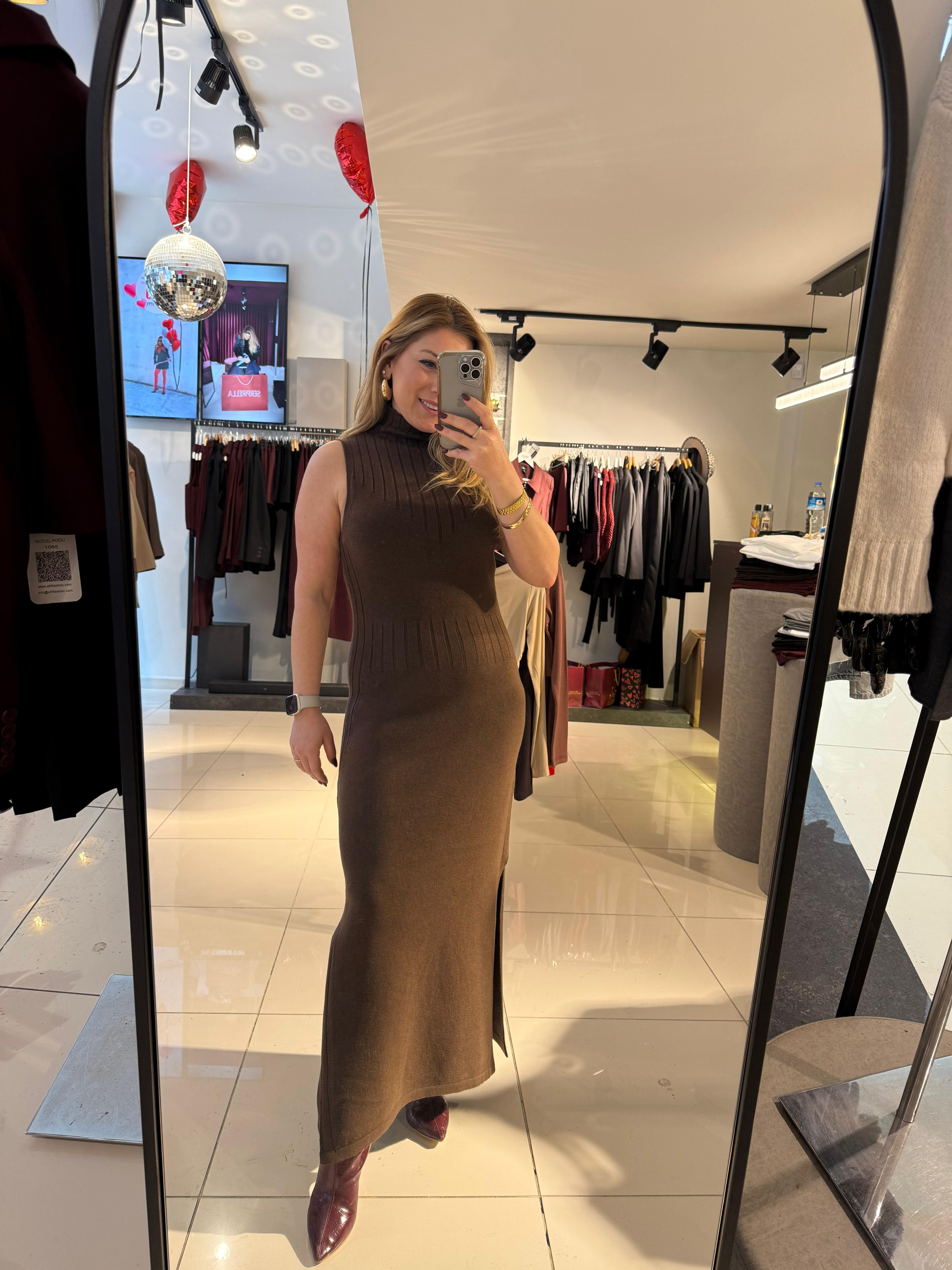 Midi Elbiseler90243 Dik Yaka Yırtmaçlı Triko Elbise Kahve Melanj