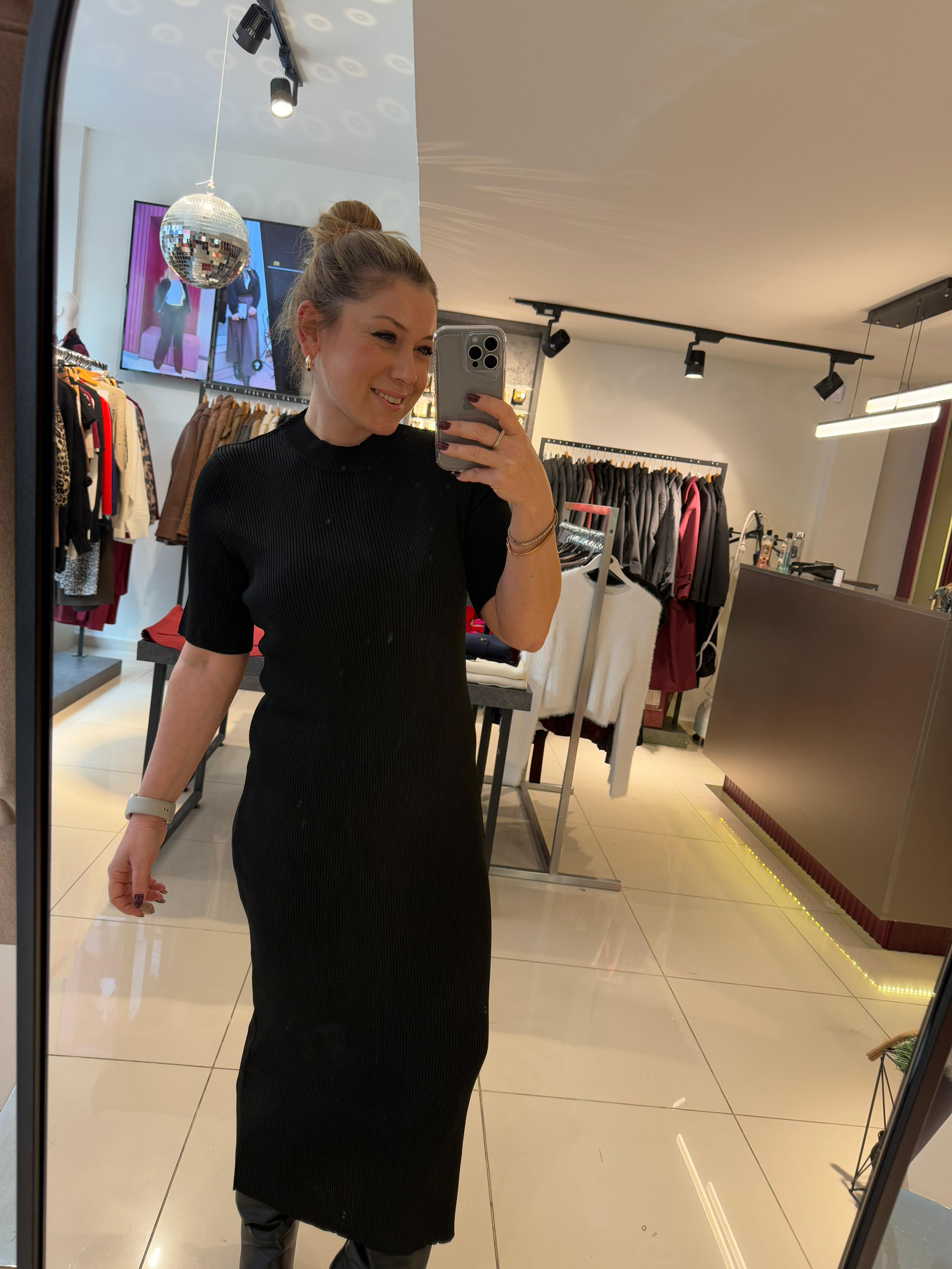 Uzun ElbiselerMarka Model Triko Elbise Siyah