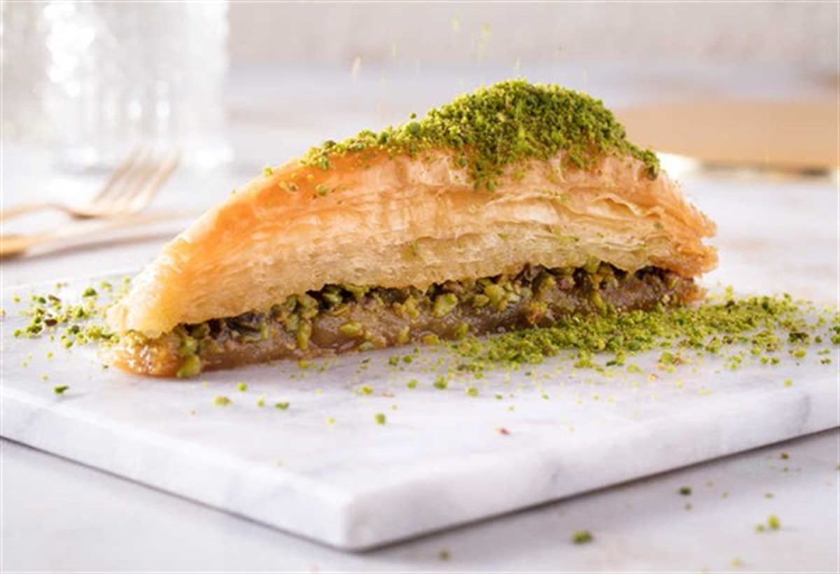 HAVUÇ DİLİM FISTIKLI BAKLAVA
