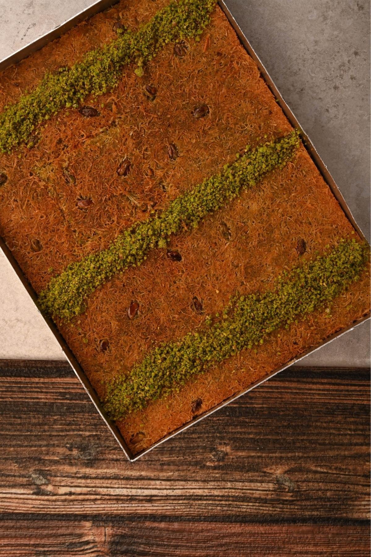 Tepsiyle Fıstıklı Tel Kadayıf 2400 Gr.