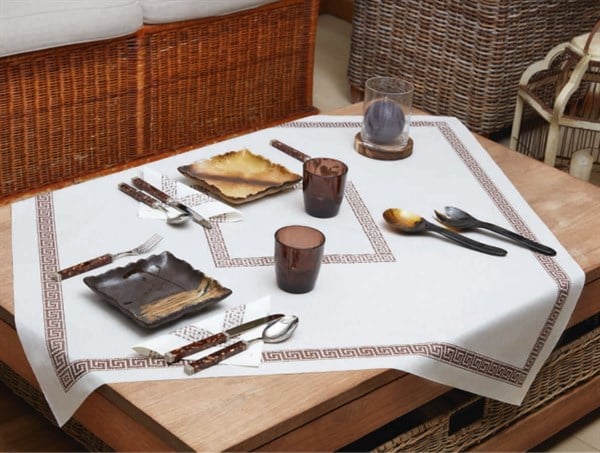MASA ÖRTÜLERİAIRLAID 100x100 MYKONOS CIOCCOLATA MASA ÖRTÜSÜ 25'Lİ