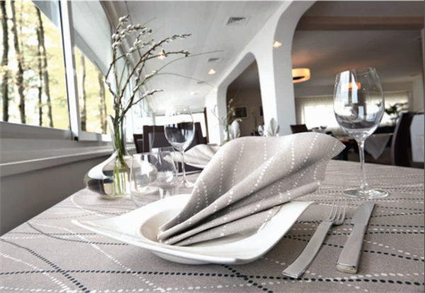 RESTORAN MASA TEKSTİLİİNCİLİ LÜKS MASA ÖRTÜSÜ 100x100 (YIKANABİLİR)