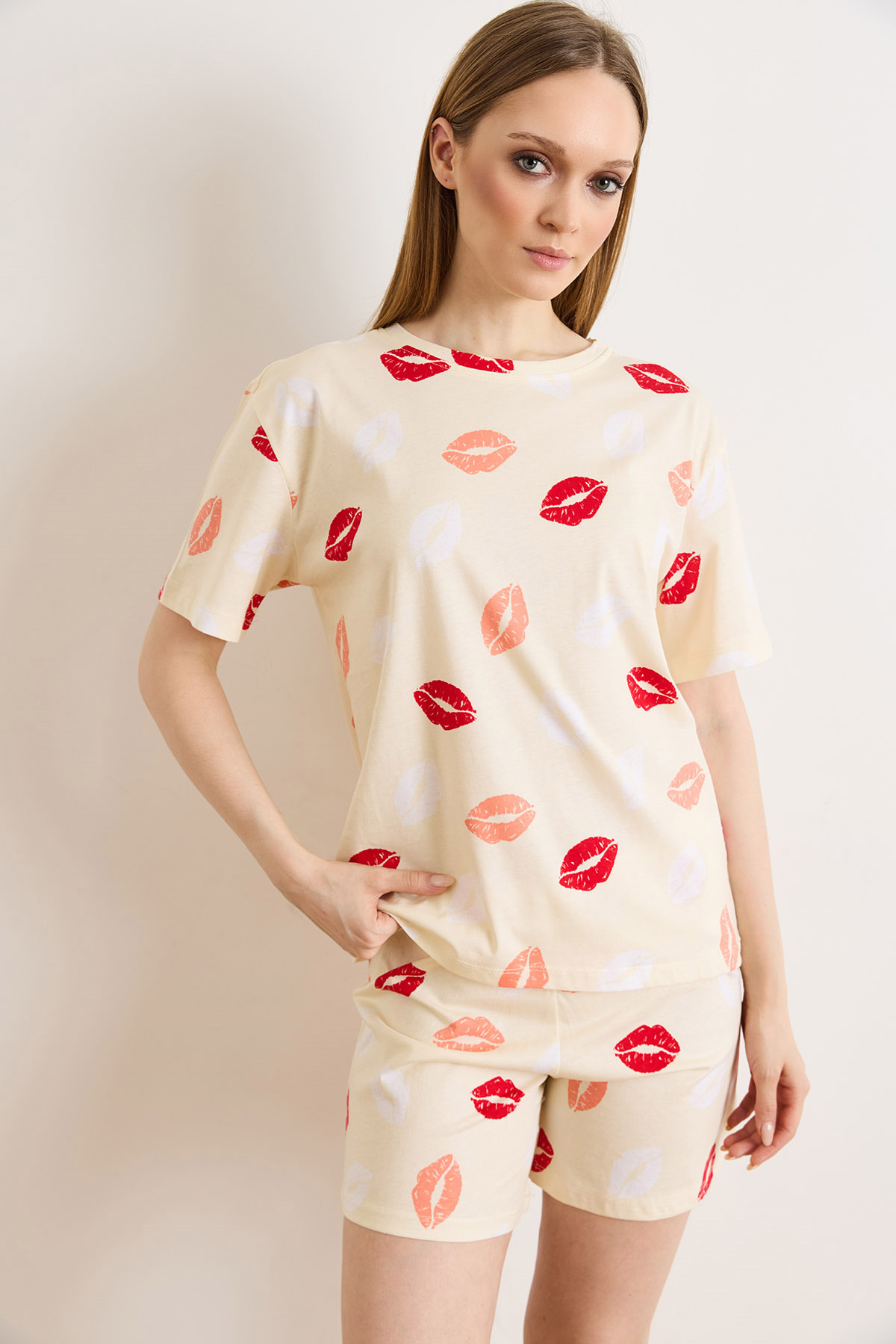 %100 Pamuk Şortlu Pijama Takım Dudak Krem