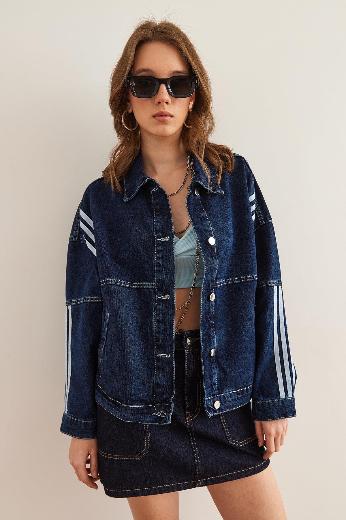 3 Şerit Detaylı Cepli Denim Ceket Lacivert