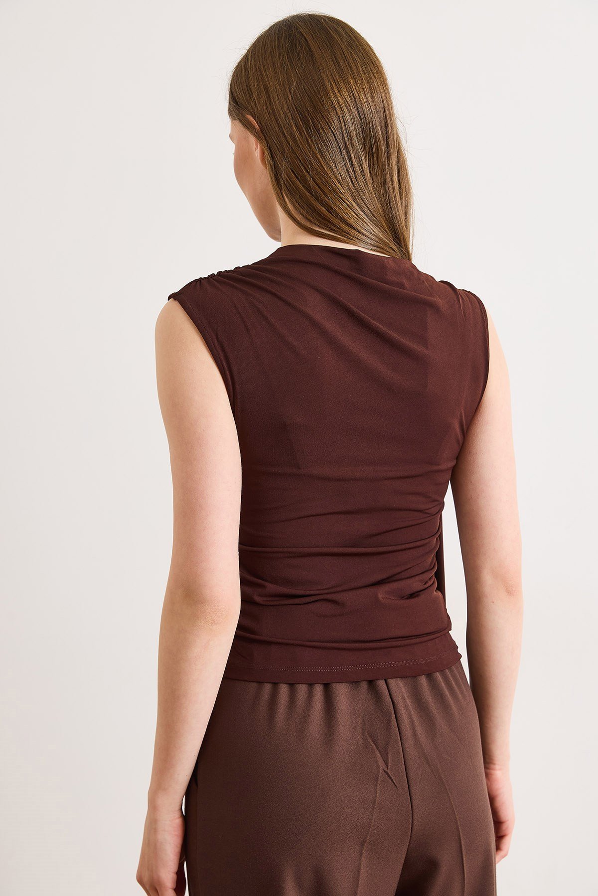 Aksesuar Detaylı Drape Sandy Bluz Kahverengi