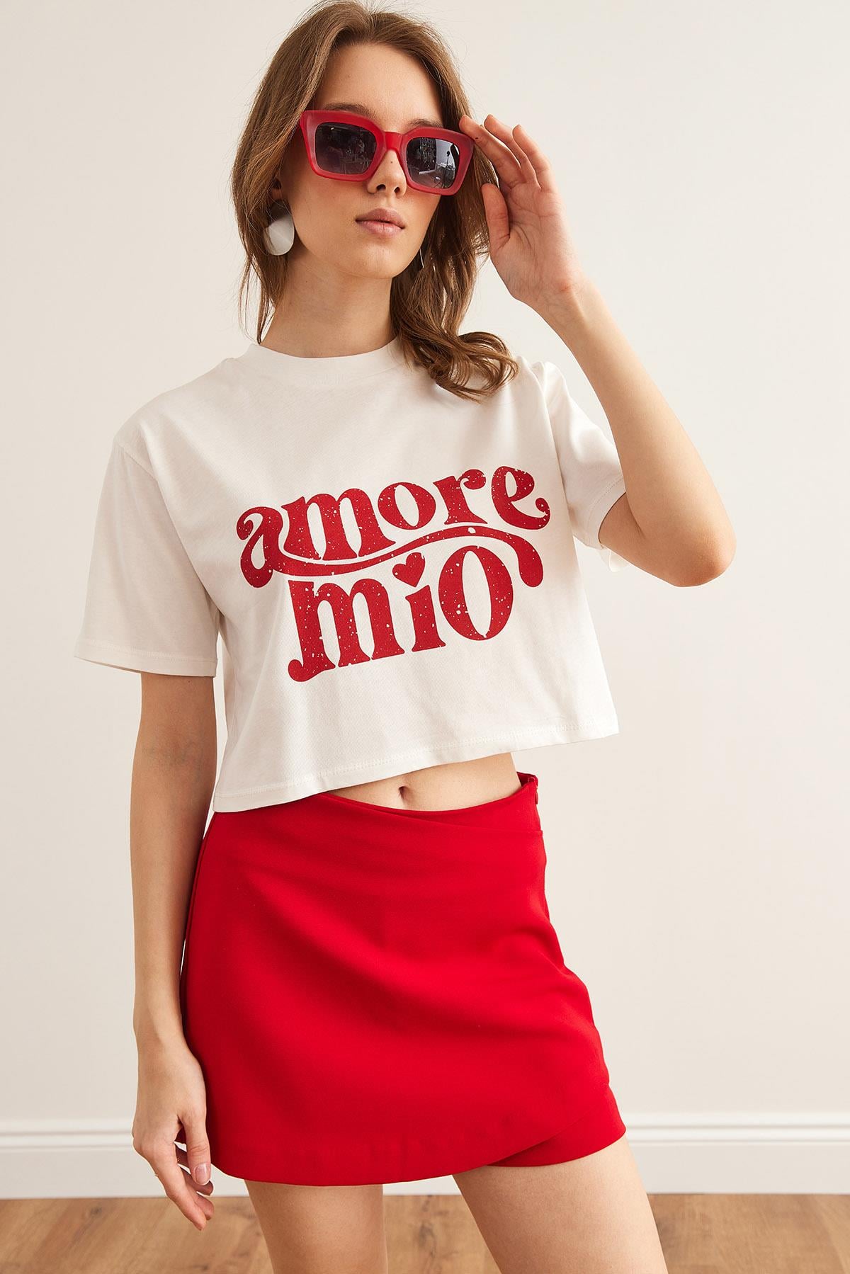 Amore Baskılı Crop Pamuk Tişört Ekru